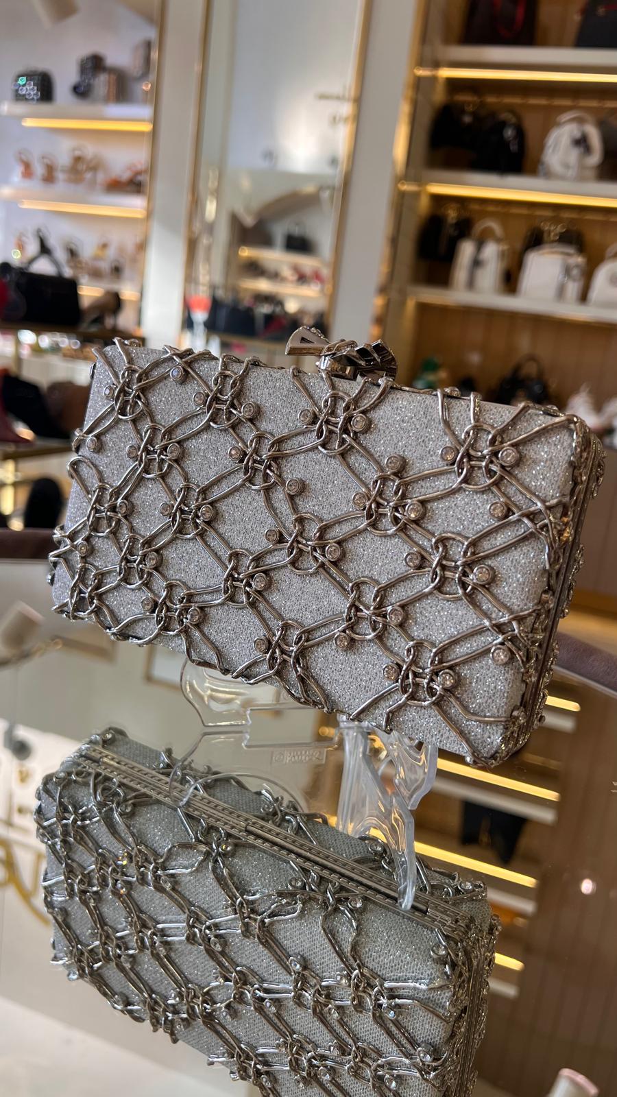 İthal Metal Çiçek Desenli Abiye Çanta