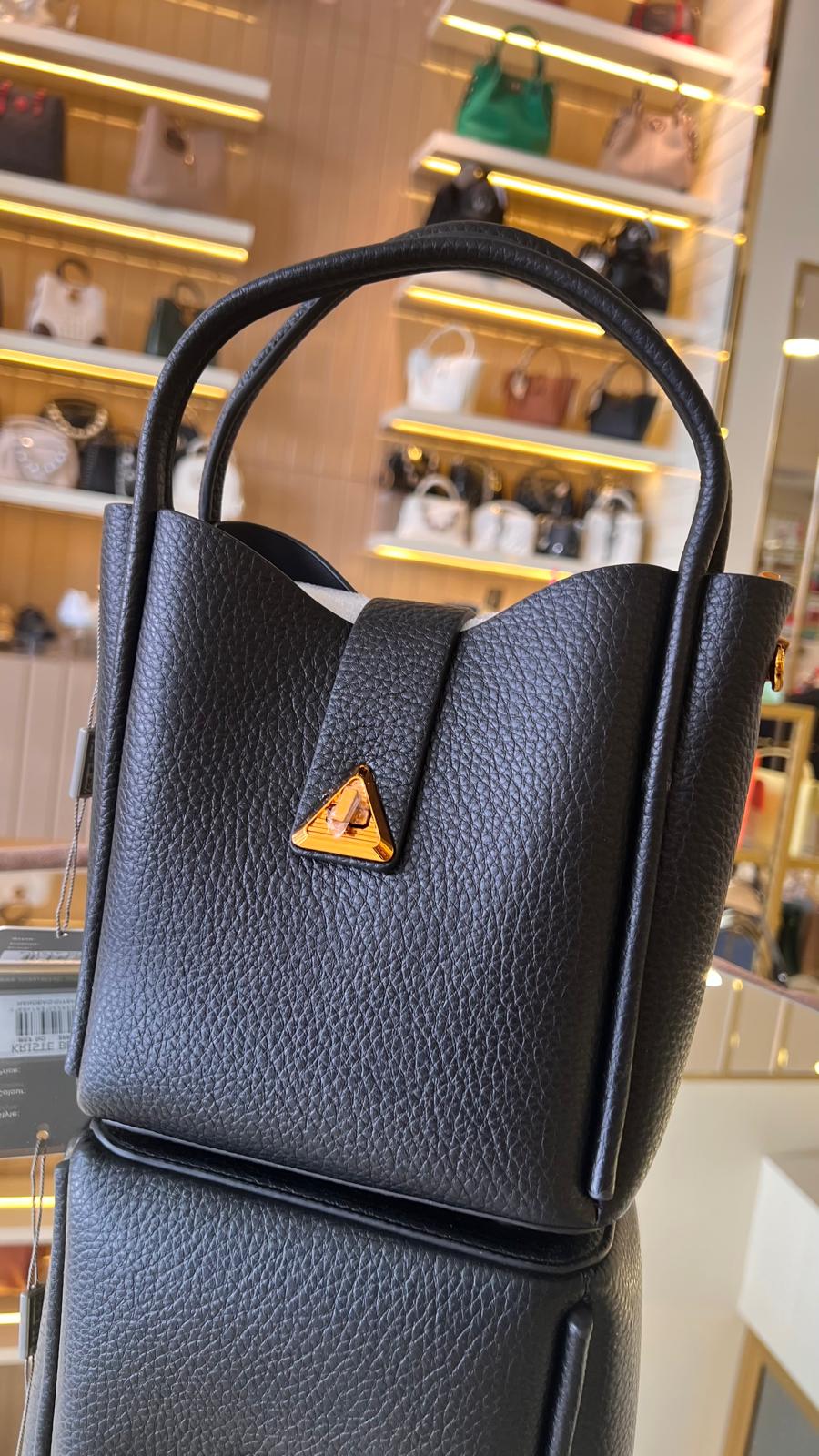 İthal Deri Üçgen Tokalı Kadın Çanta