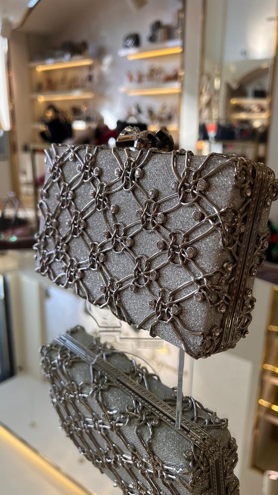 İthal Metal Çiçek Desenli Abiye Çanta