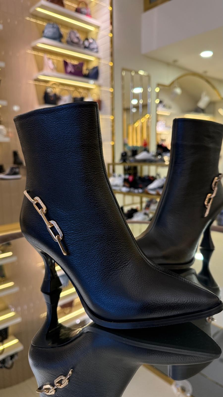 Duygushoesbag Hakiki Deri Zincir Aksesuarlı Bot