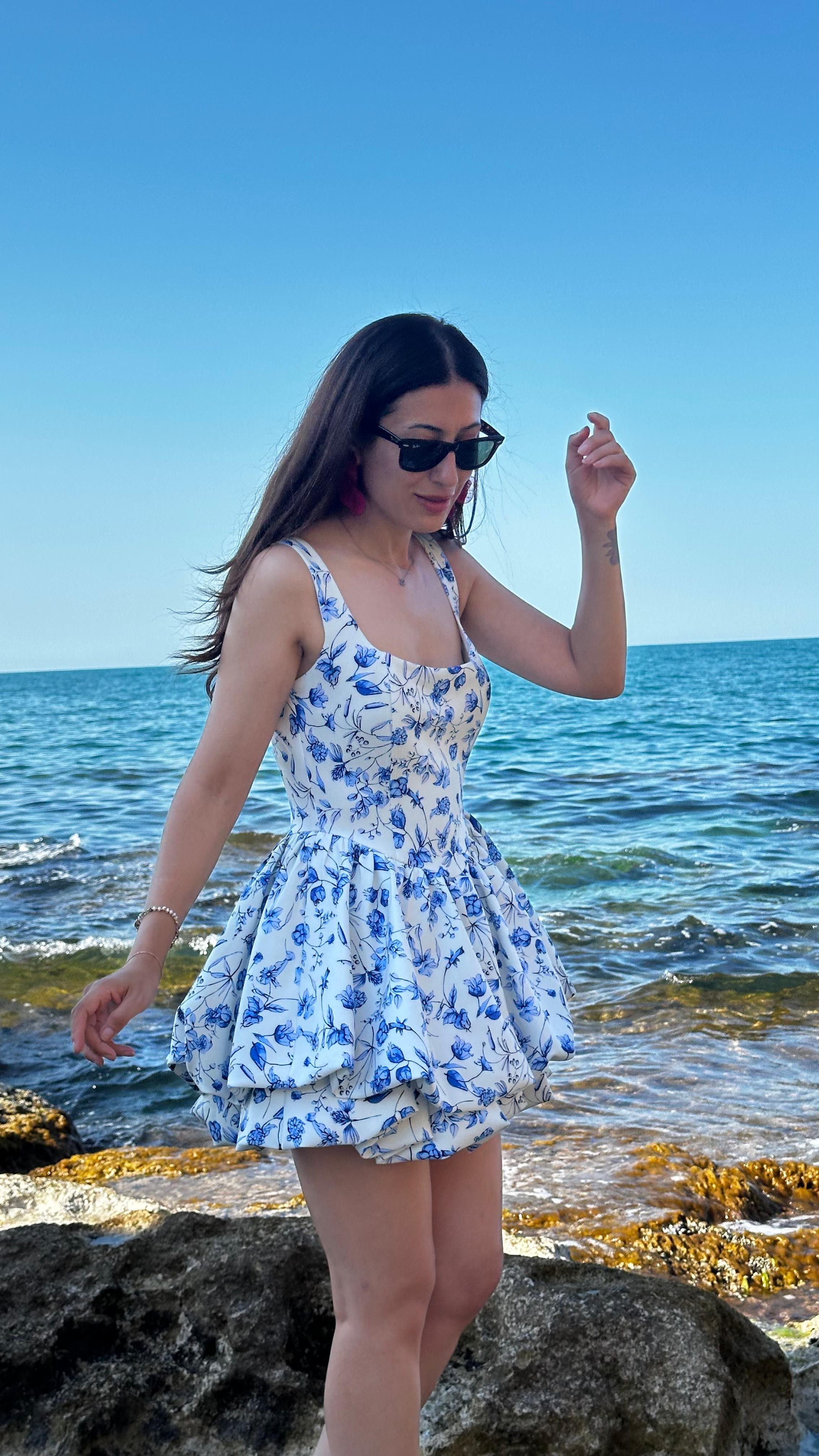 Tasarım Mavi Çiçek Desen Elbise