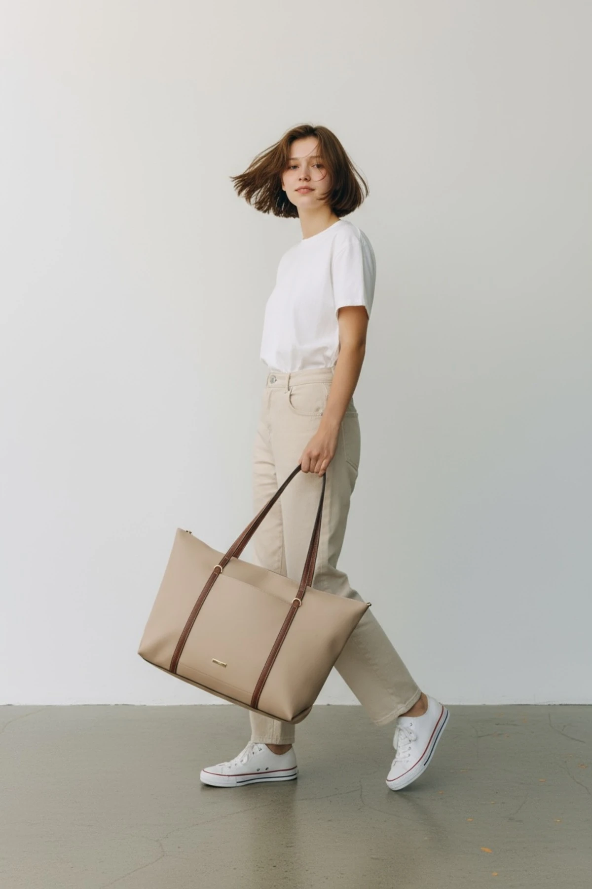 Minimalist Omuz Çantası – Kampüs & Şehir Stili