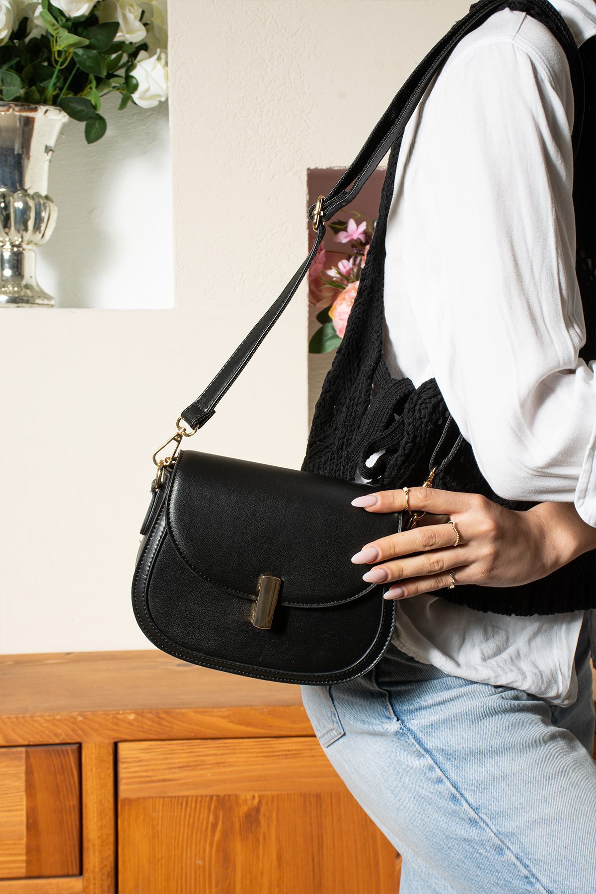 Kadın 3 Bölmeli Kapaklı Çapraz Askılı Omuz Çantası