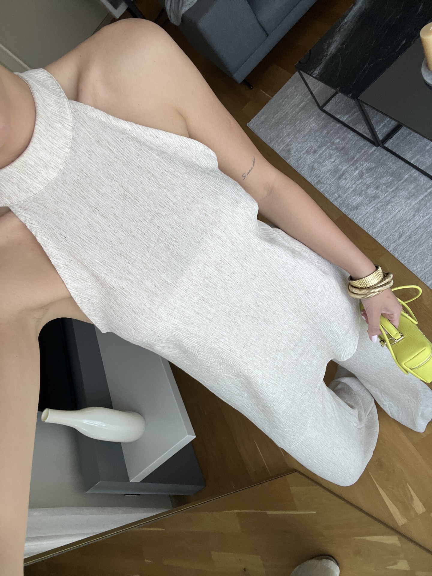 Bej Dokulu Halter Yaka Bluz Pantolon Takım 