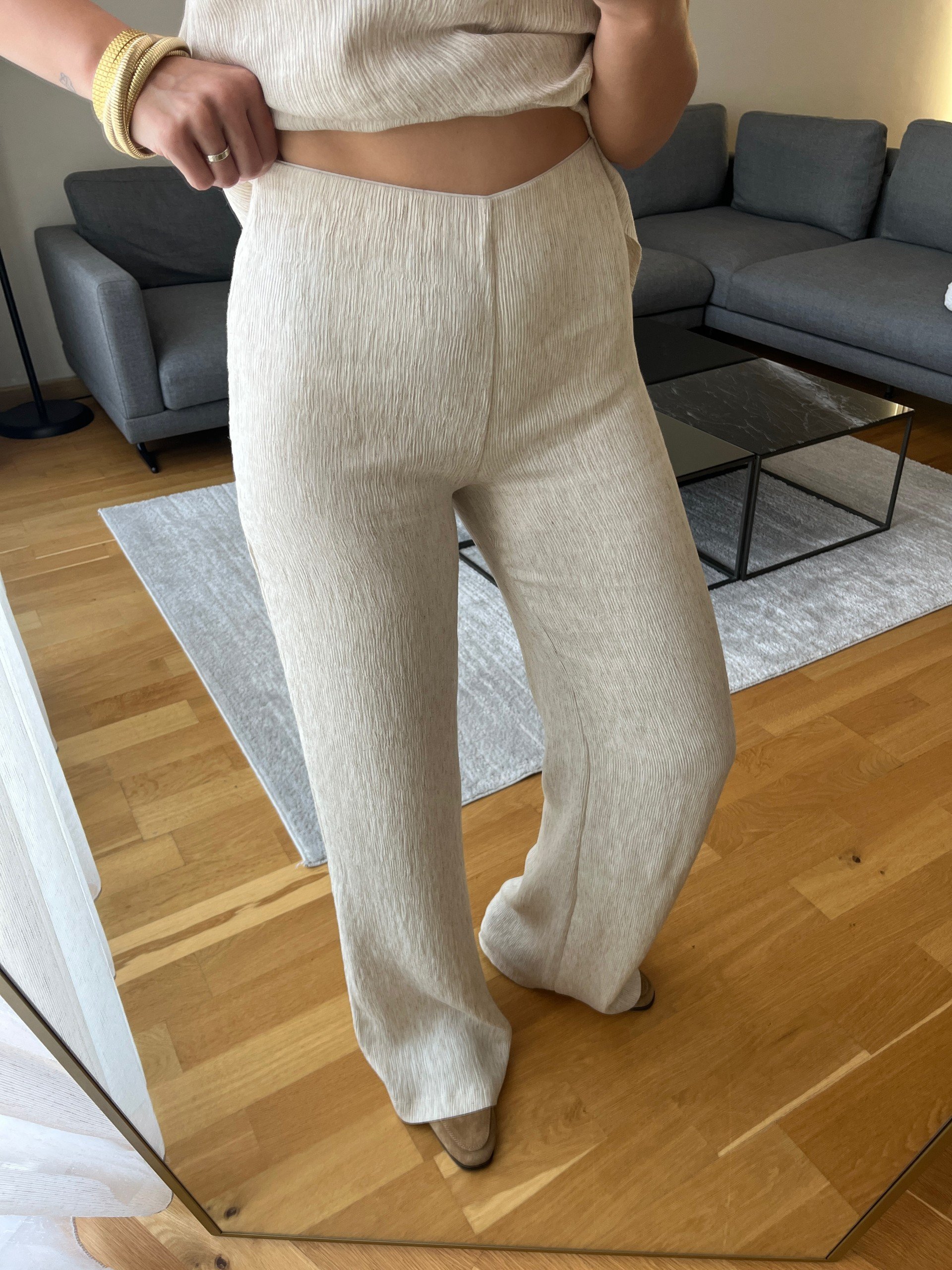 Bej Dokulu Halter Yaka Bluz Pantolon Takım 