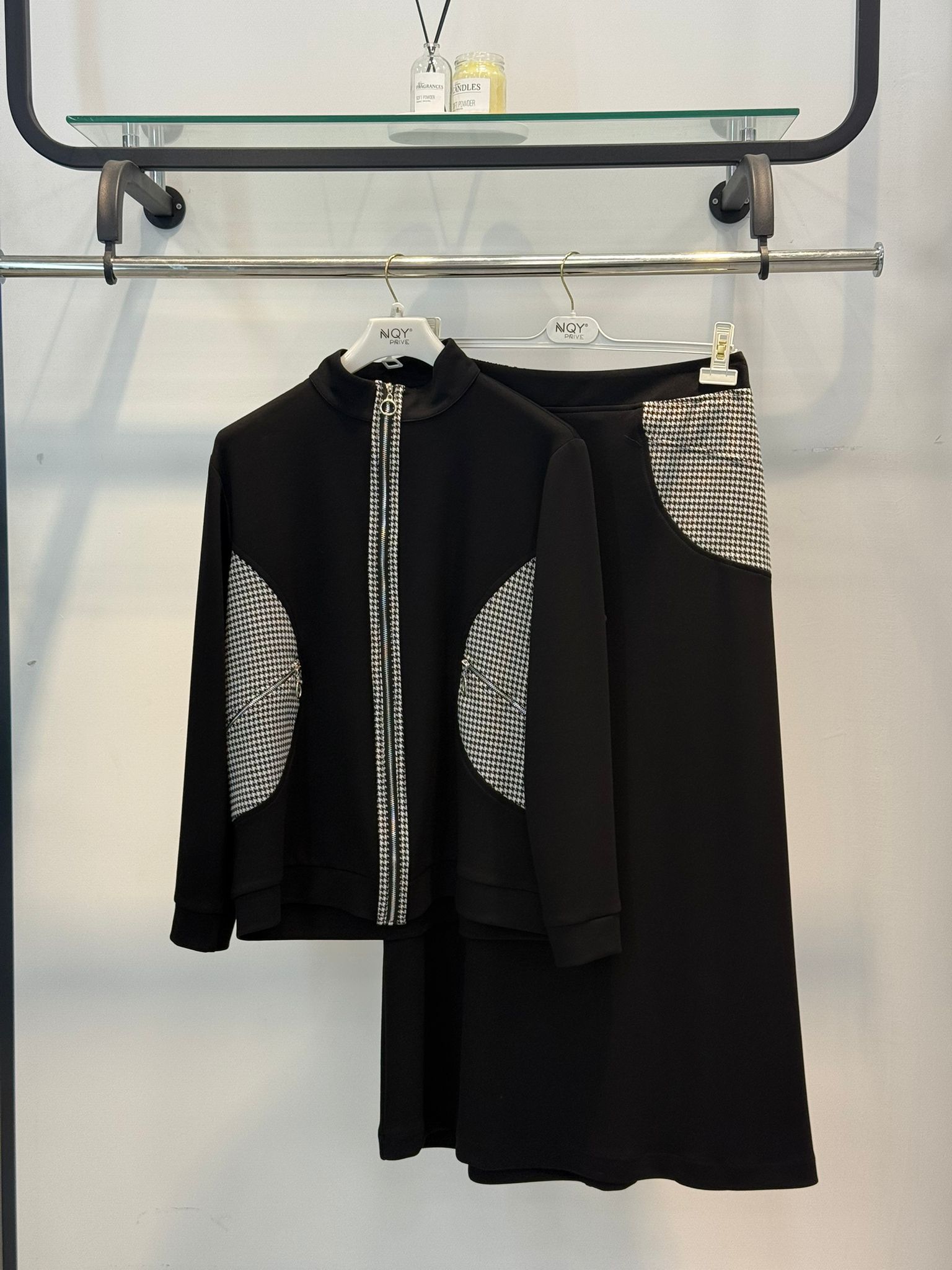 Kaz ayağı desenli etekli takım