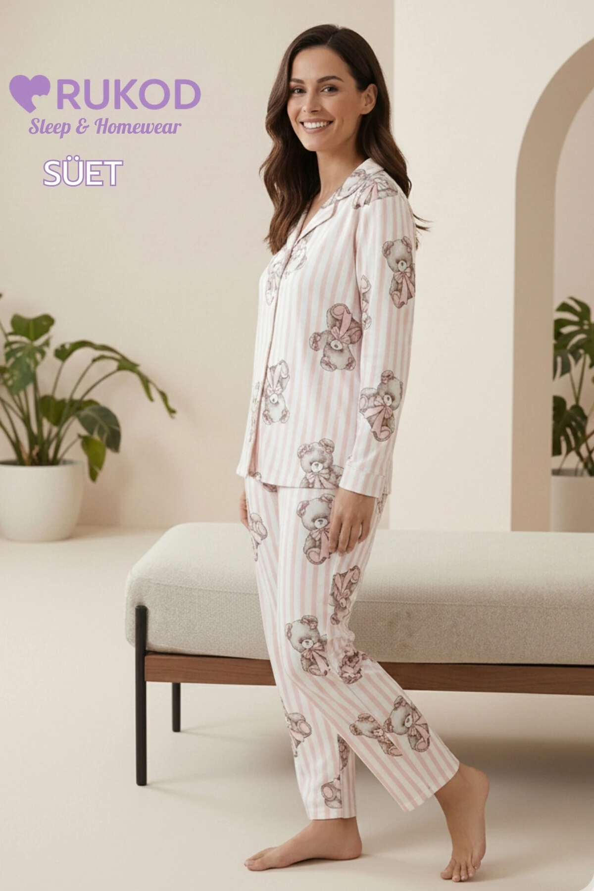 Kadın Pembe Çizgili Ayıcık Desenli Süet Gömlek Yaka Uzun Kol Pijama Takımı