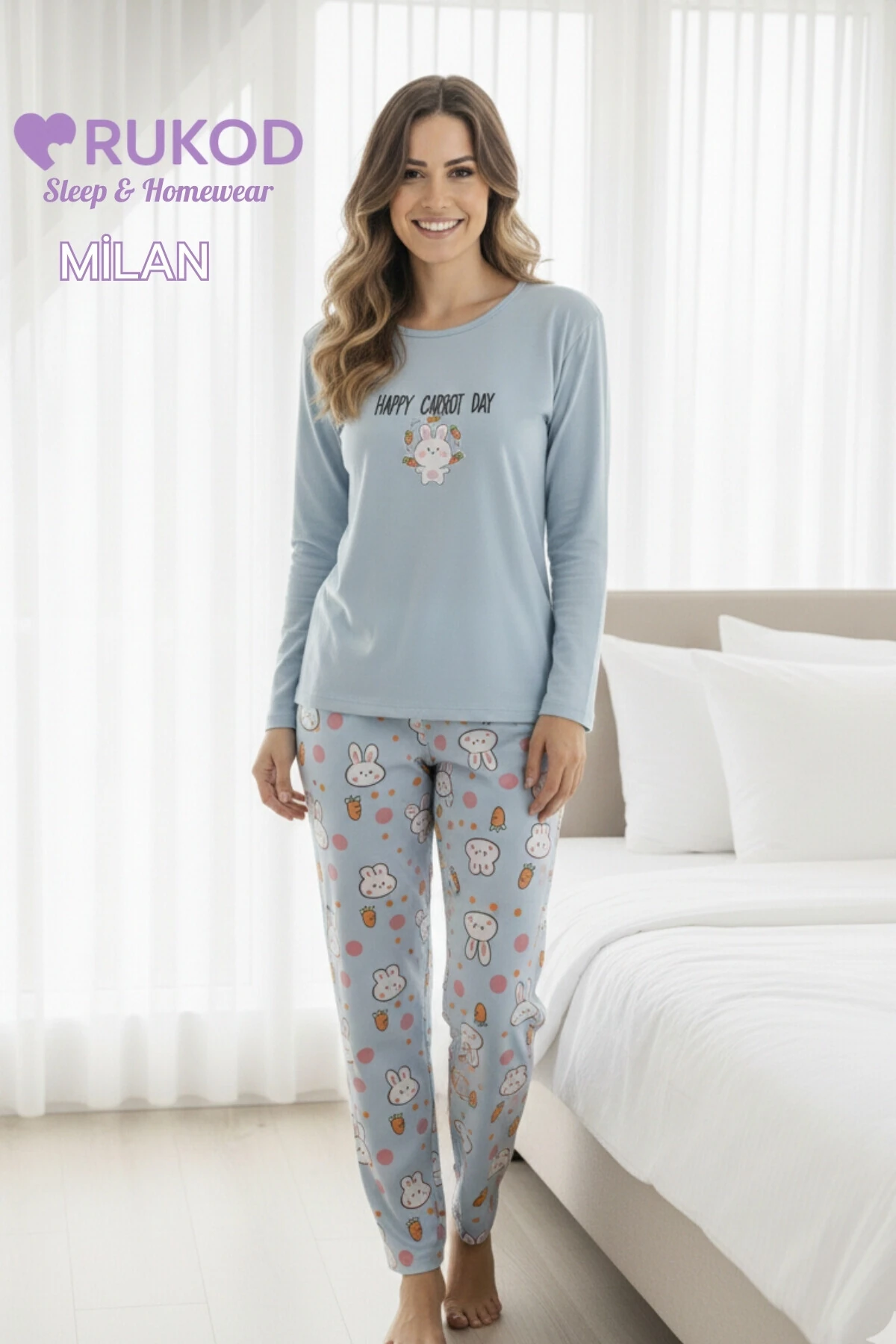 Kadın Açık Mavi Tavşan ve Havuç Desenli Kışlık Bisiklet Yaka Uzun Kol Pijama Takımı