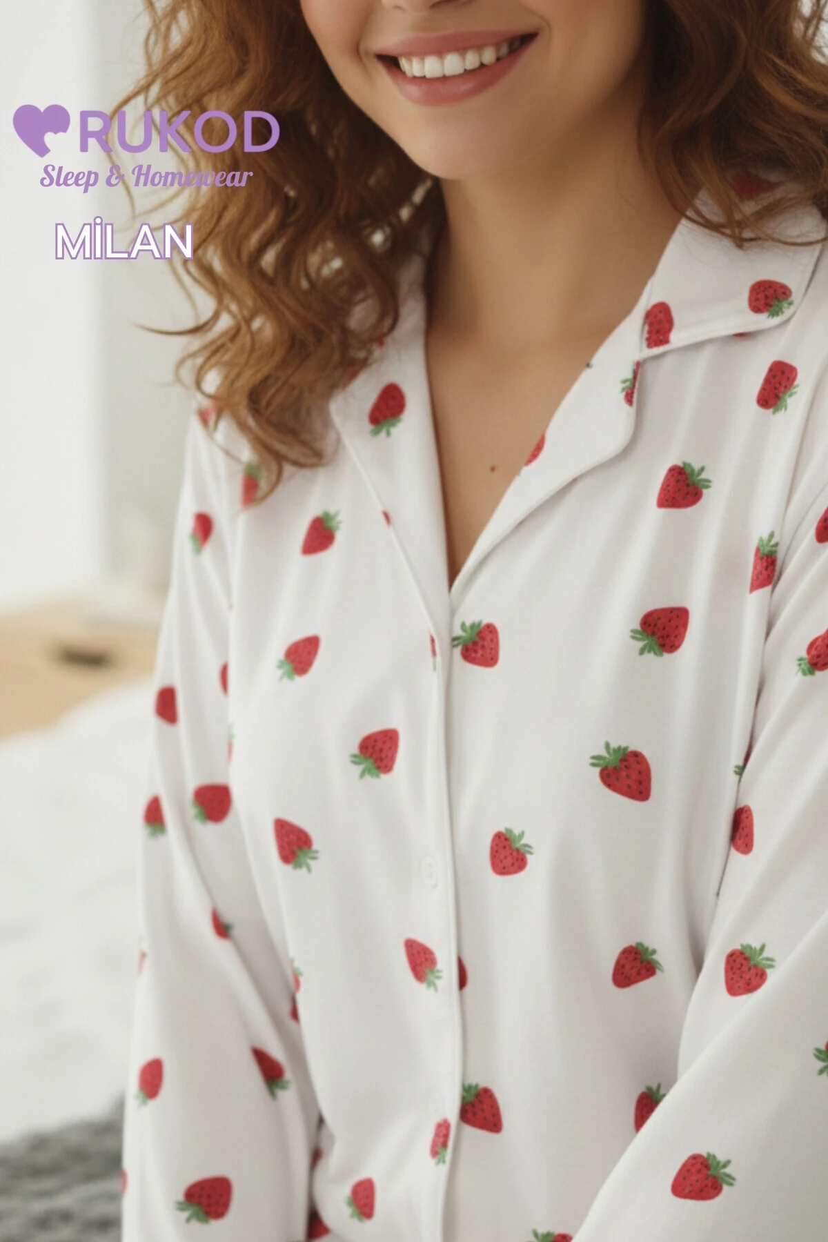 Kadın Beyaz Çilek Desenli Milan Gömlek Yaka Uzun Kol Pamuklu Pijama Takımı