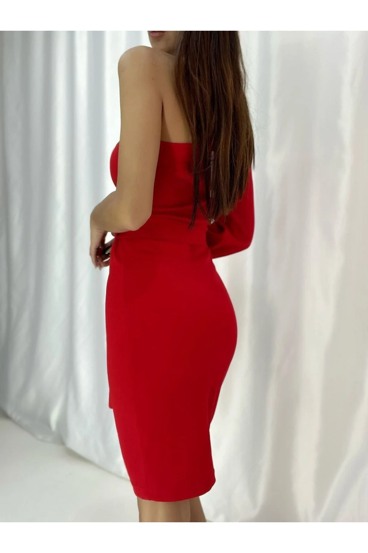 Kadın Kırmızı Tek Omuzlu Yarım Kalp Yaka Kuşak Detaylı Mini Krep Scuba Abiye Elbise
