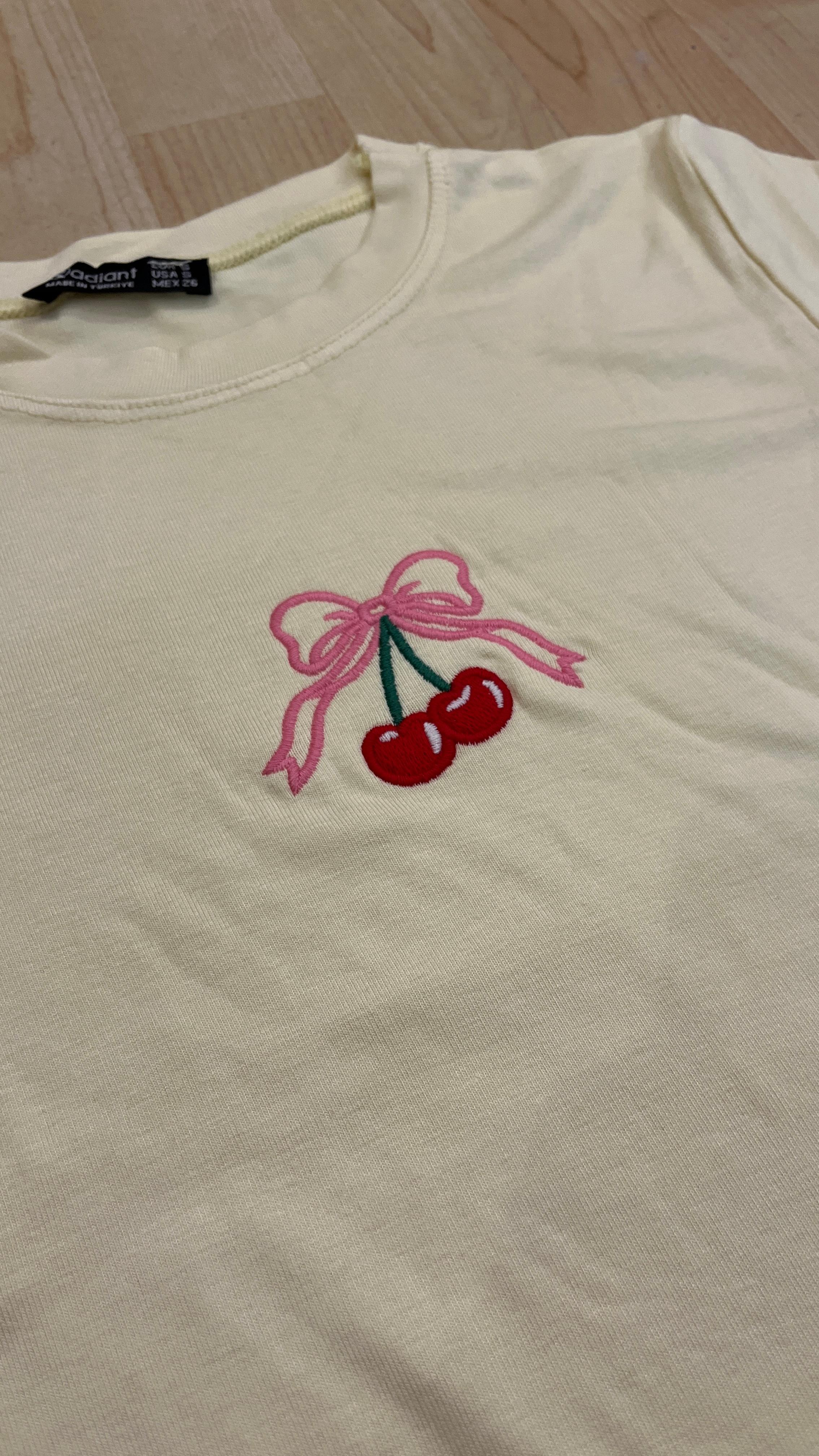 Kiraz İşlemeli Sarı Tshirt
