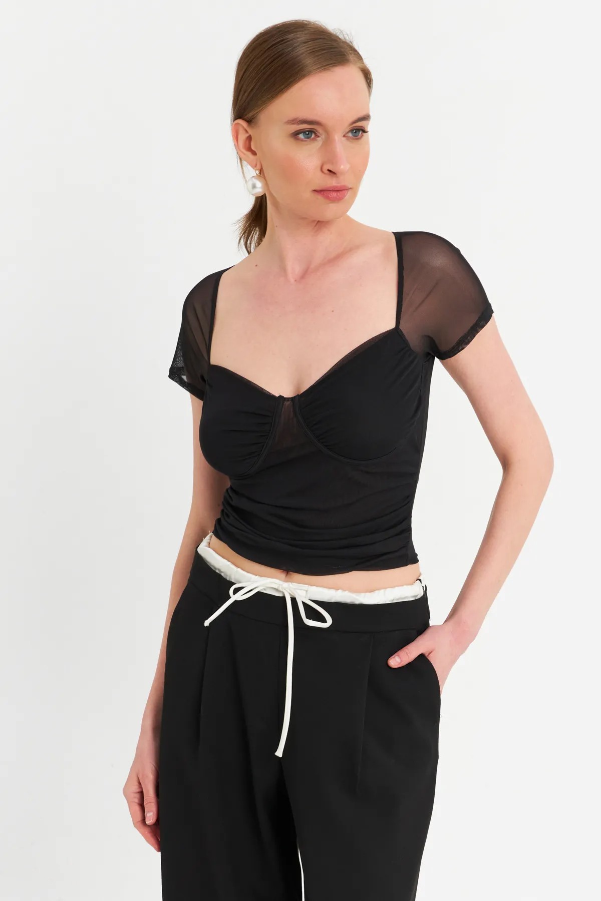 Siyah Büzgülü Tül Crop
