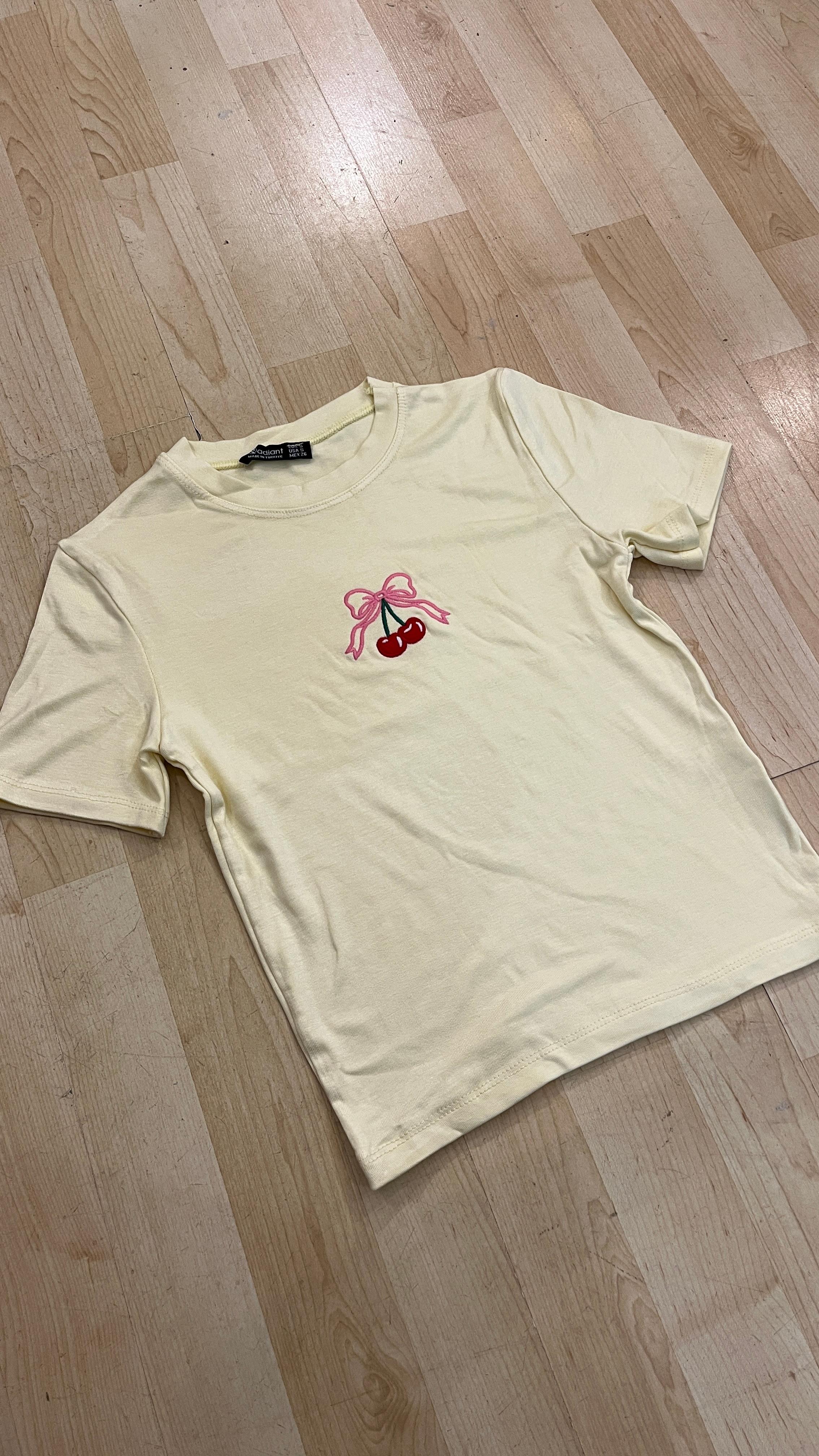 Kiraz İşlemeli Sarı Tshirt