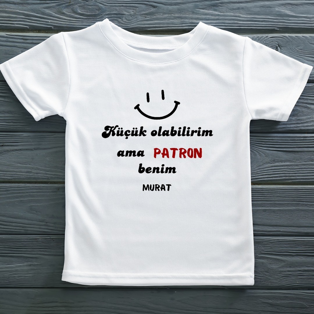 Küçük Olabilirim Ama Patron Benim Yazılı Çocuk Tişörtü