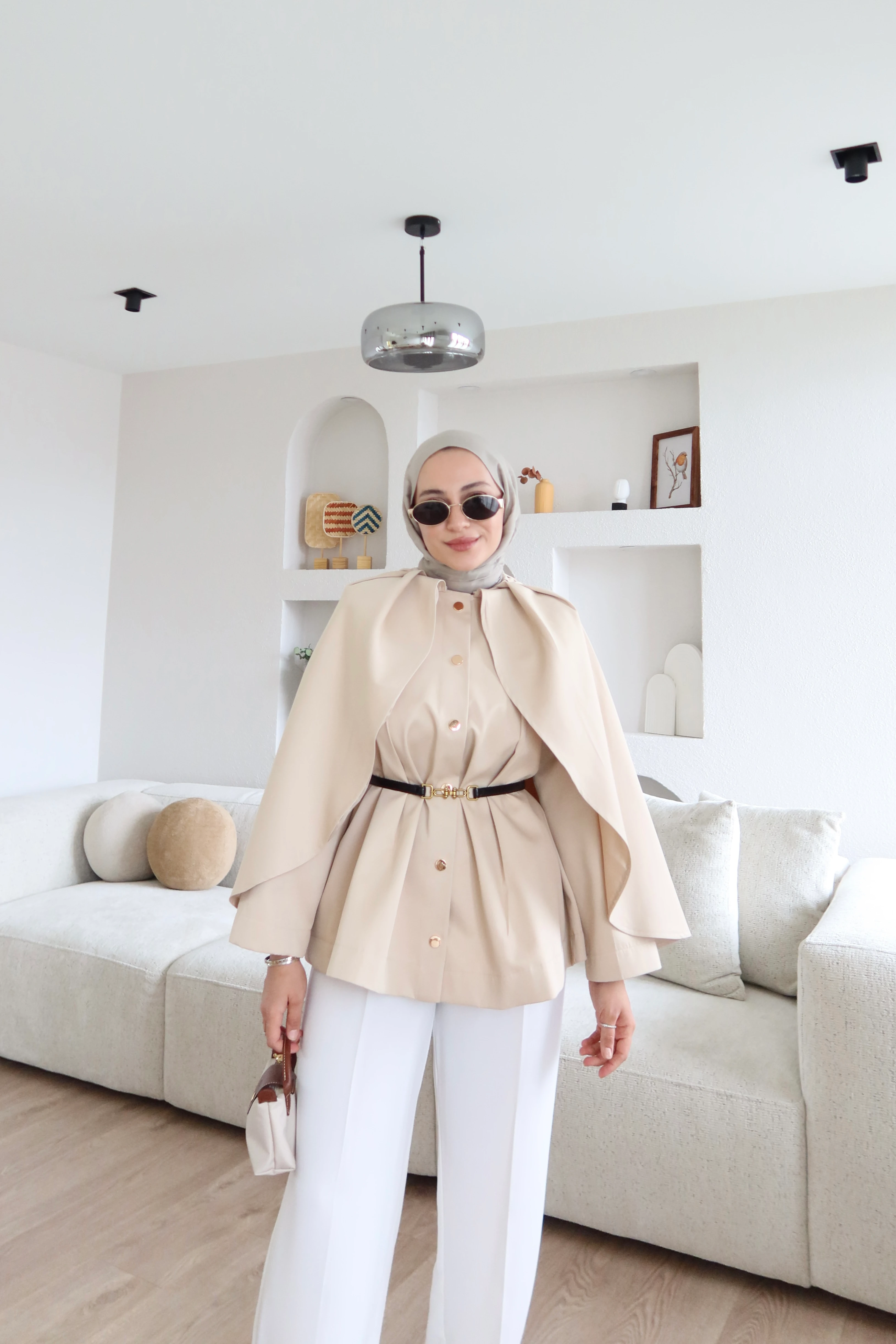 Gabardin Kumaş Pelerinli Kısa Trençkot Taş main variant image