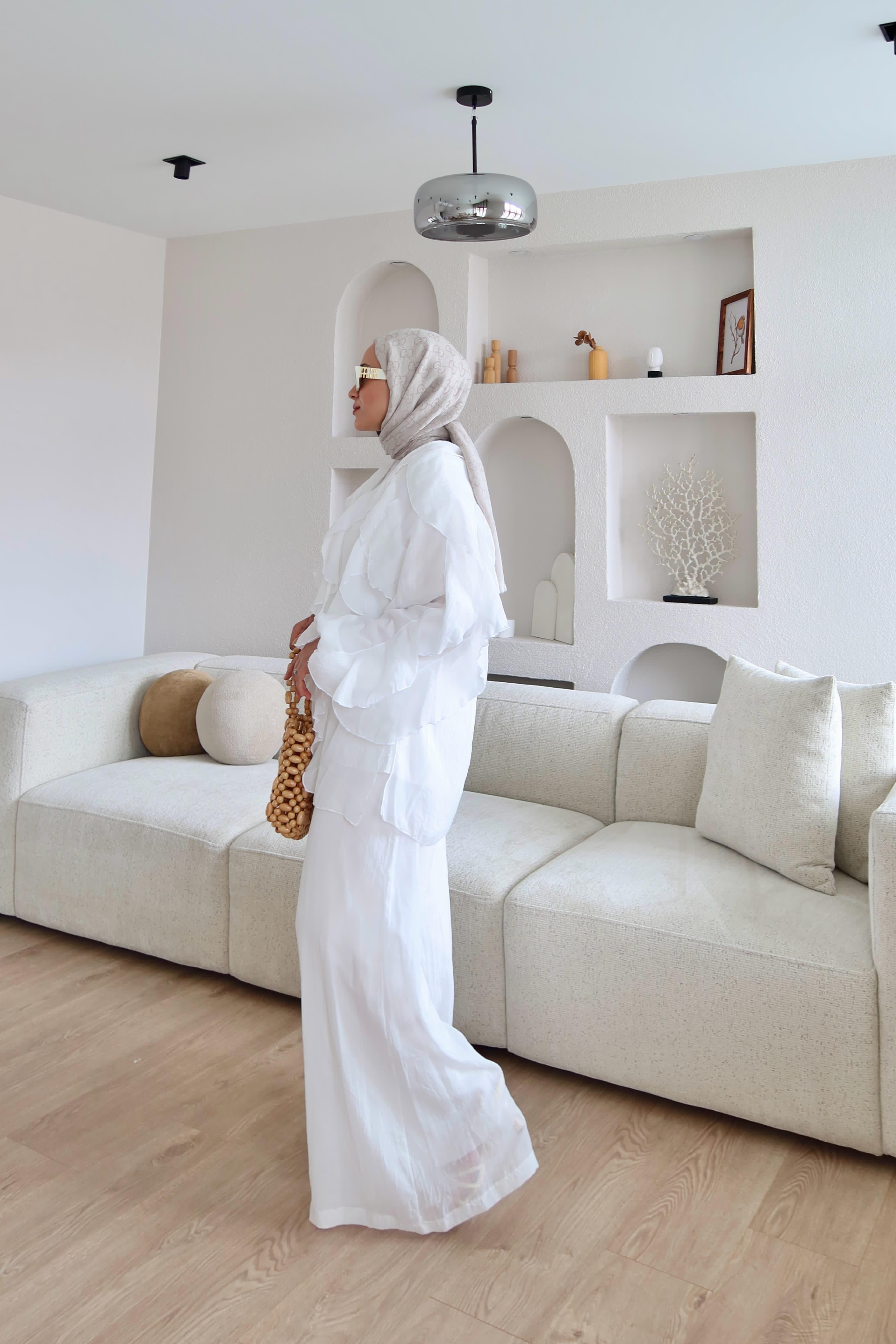 Tensel Sedef Kumaş Fırfır Detaylı Takım Beyaz