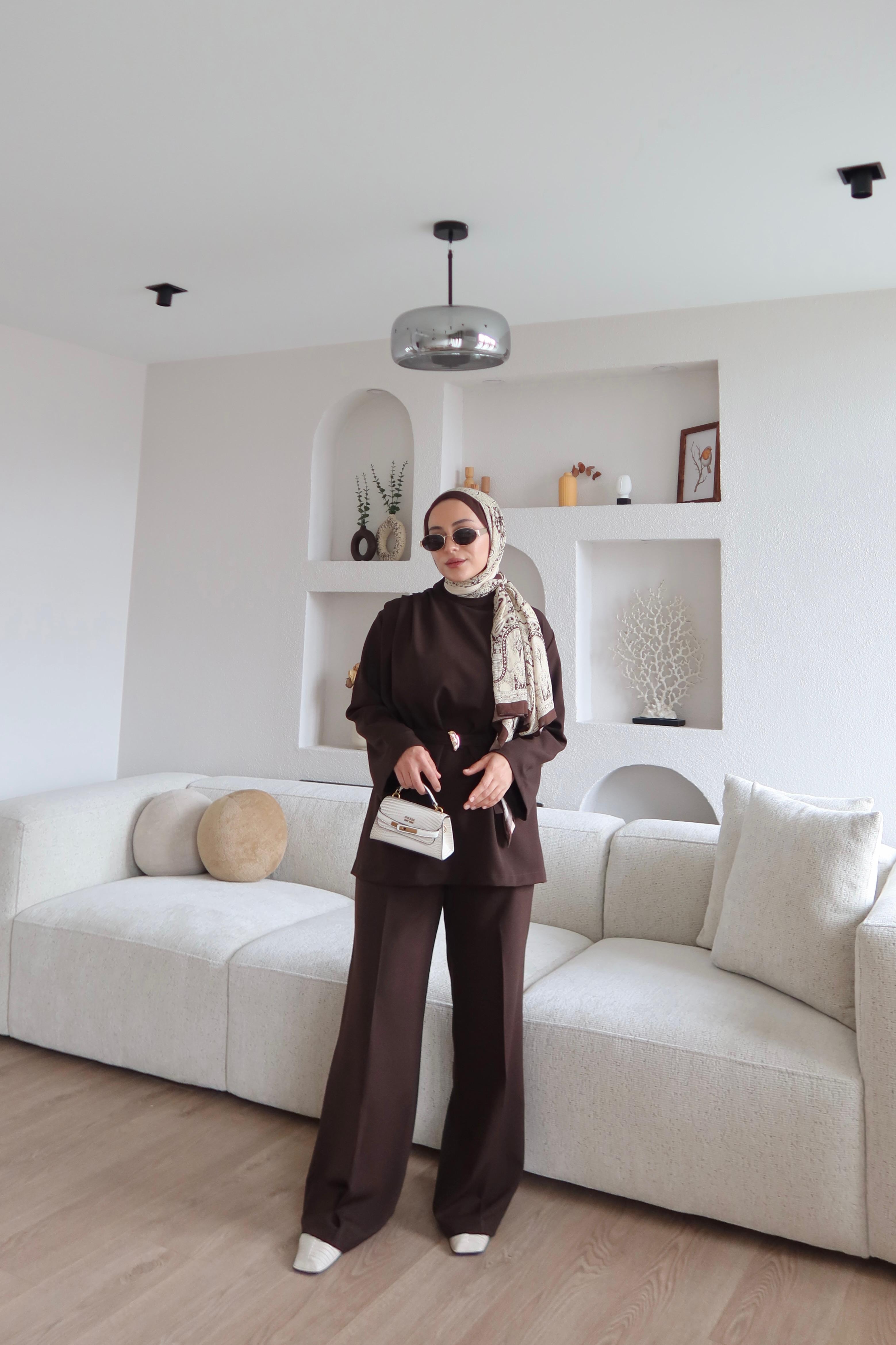 Gold Broş Detaylı Pantolon Takım Kahverengi 