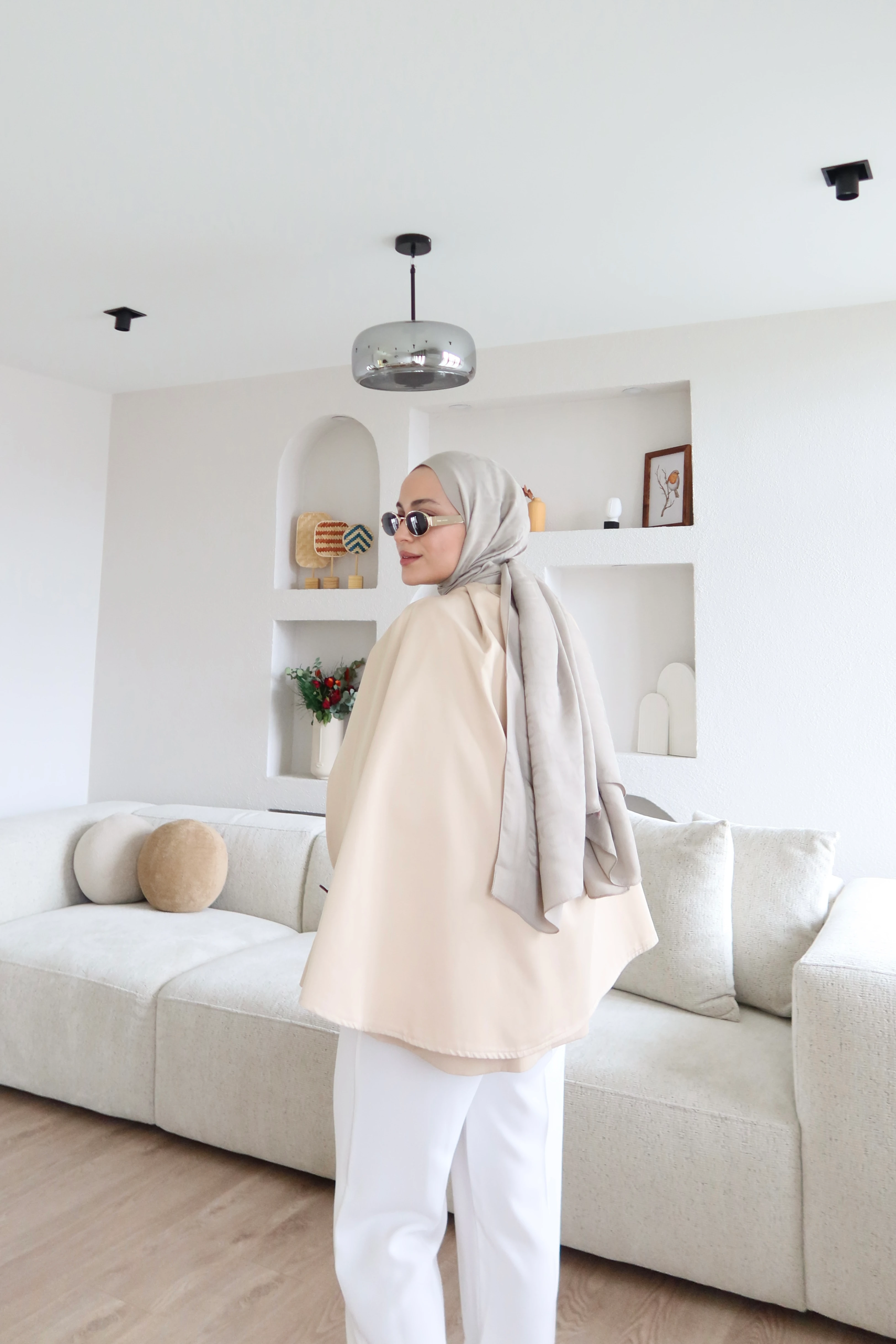 Gabardin Kumaş Pelerinli Kısa Trençkot Taş