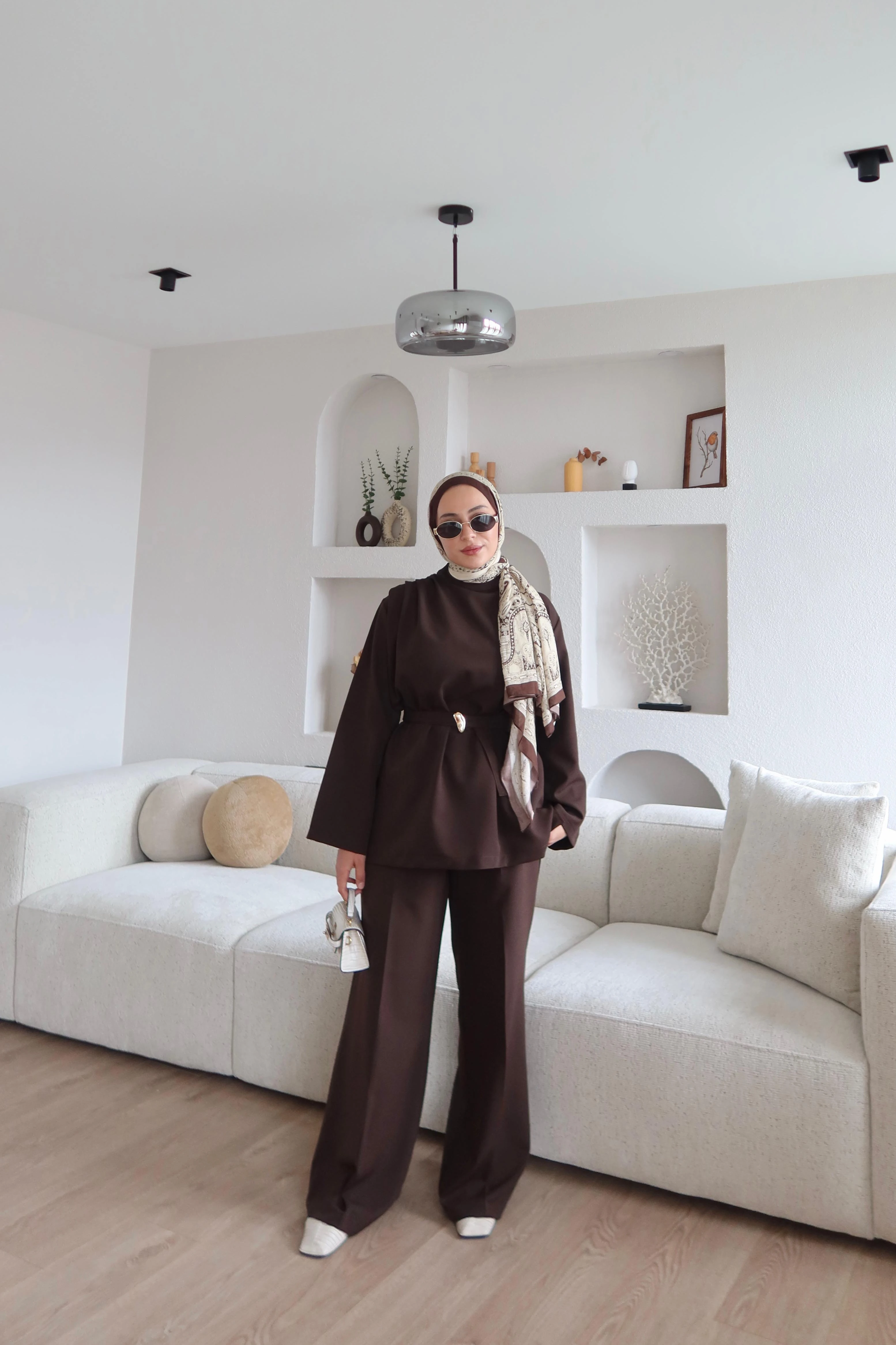 Gold Broş Detaylı Pantolon Takım Acı Kahve (Ön Sipariş) main variant image