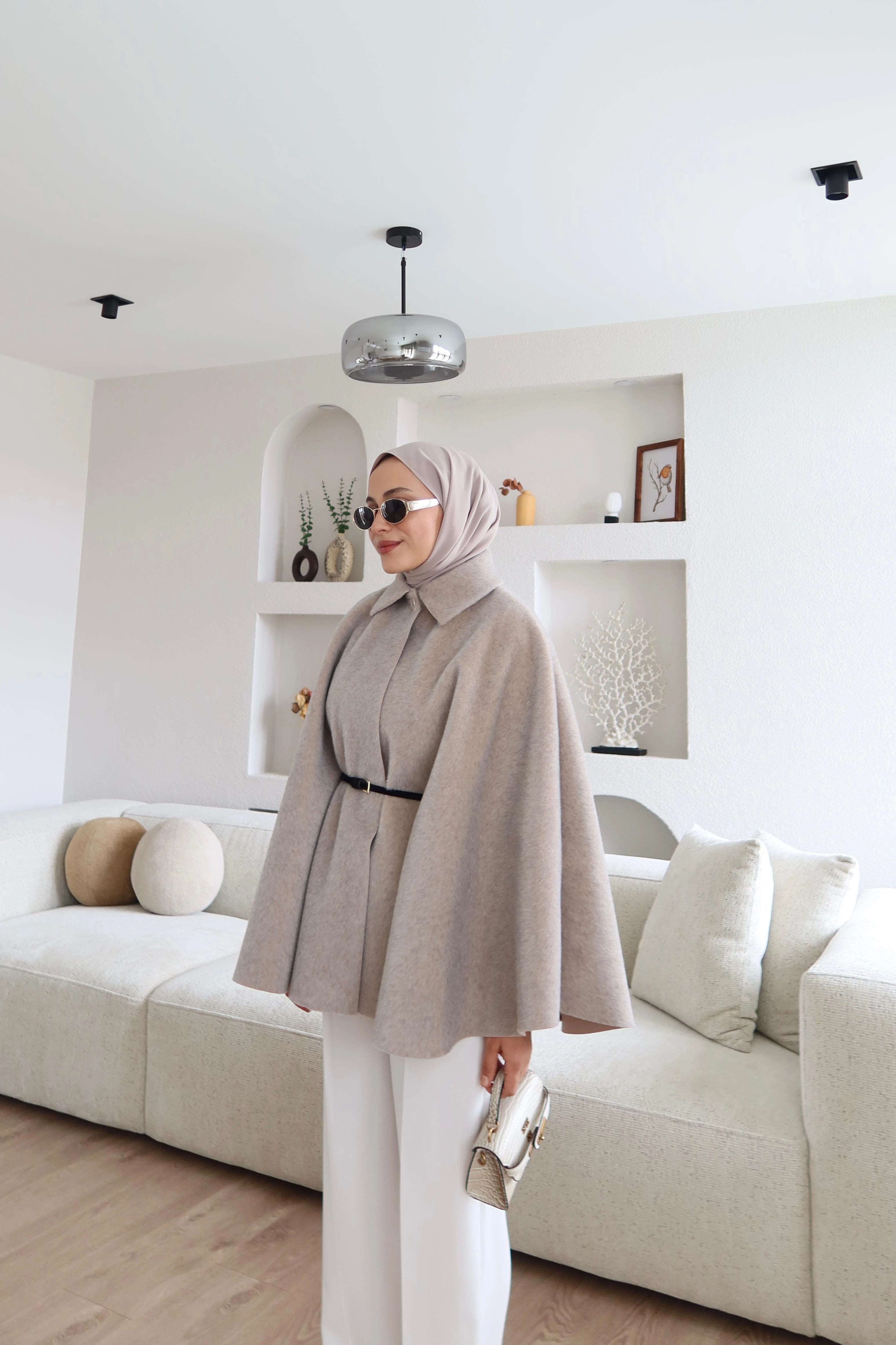 Süet Kemer Detaylı Pelerin Kaban Vizon