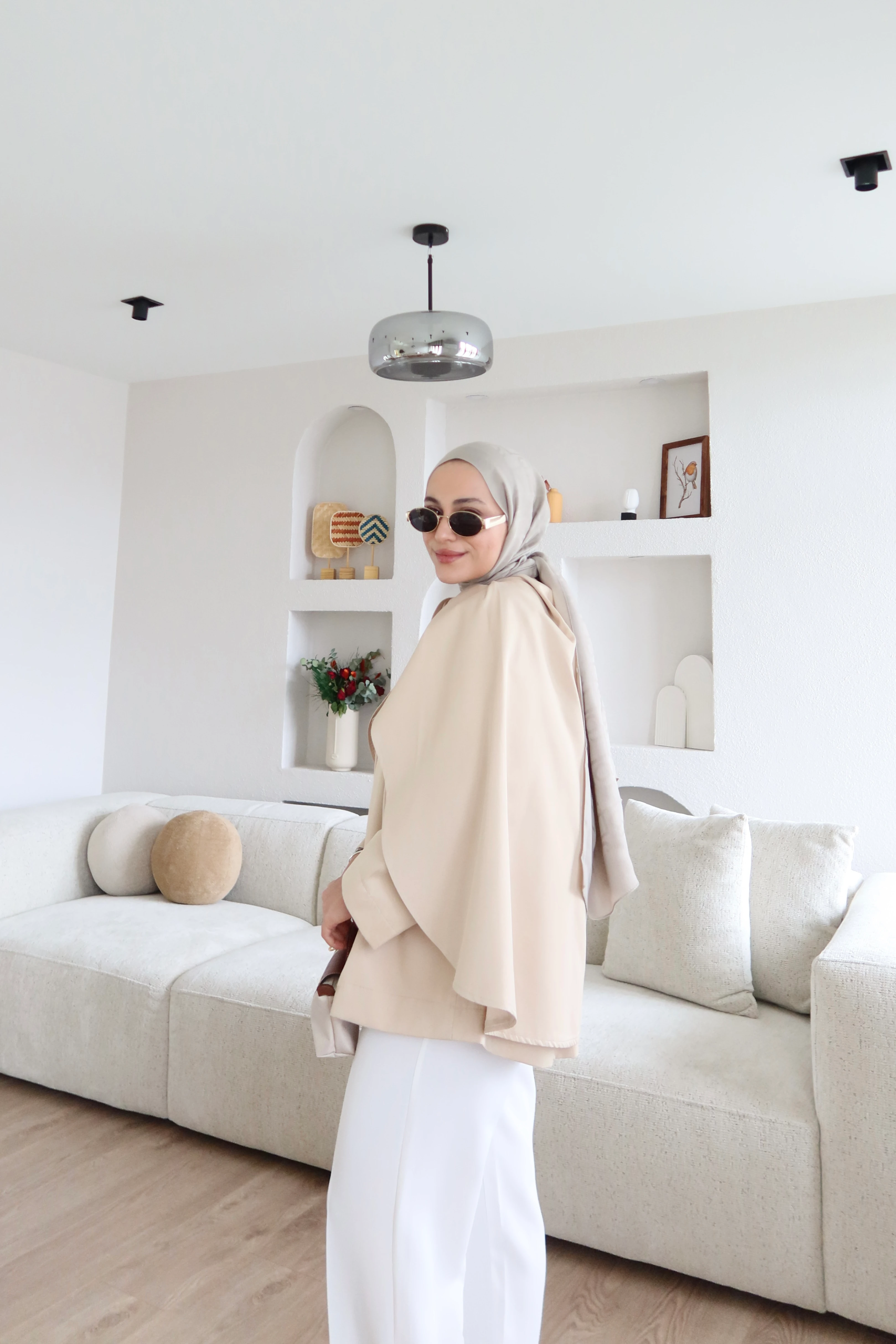 Gabardin Kumaş Pelerinli Kısa Trençkot Taş