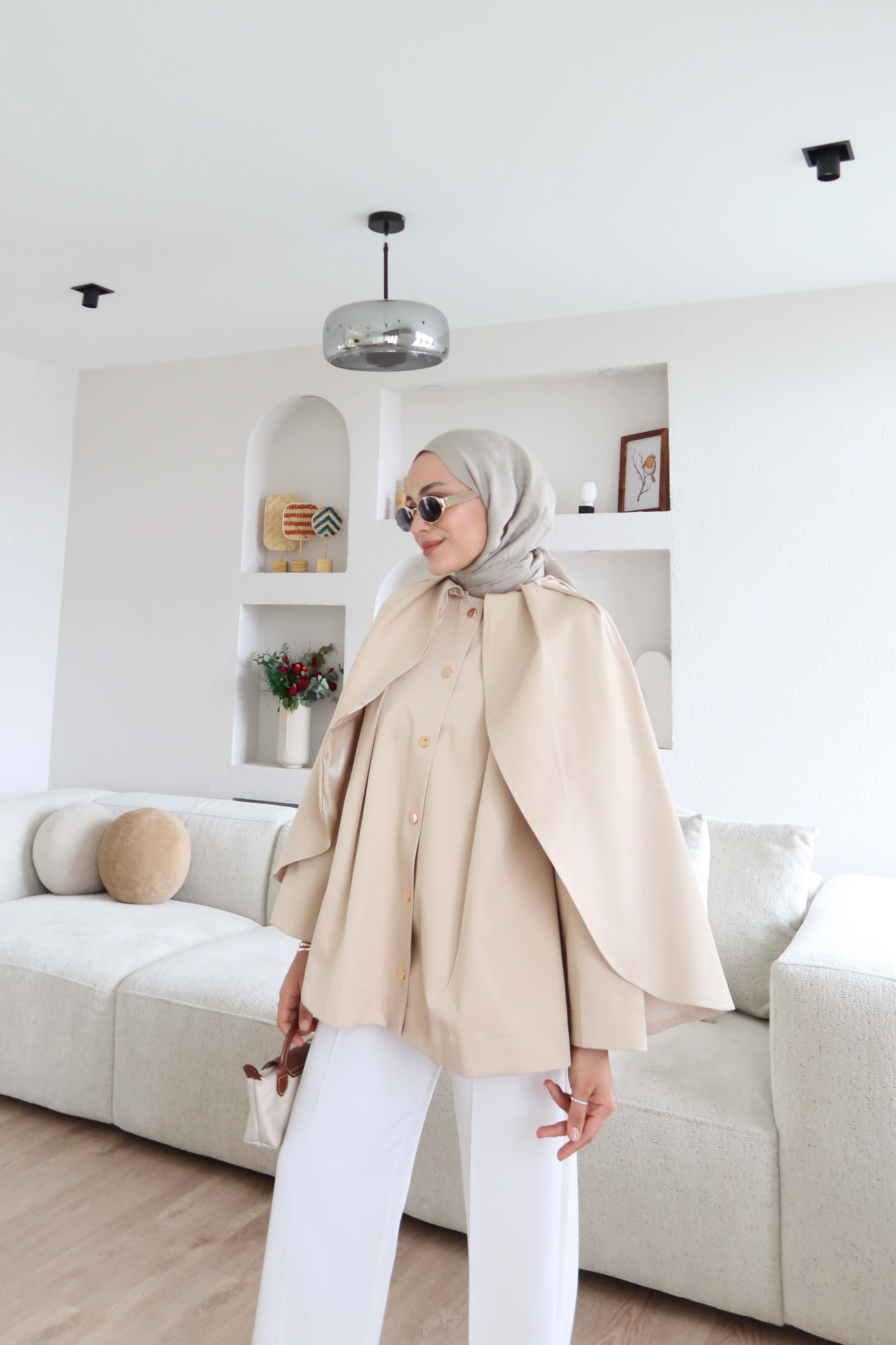 Gabardin Kumaş Pelerinli Kısa Trençkot Taş