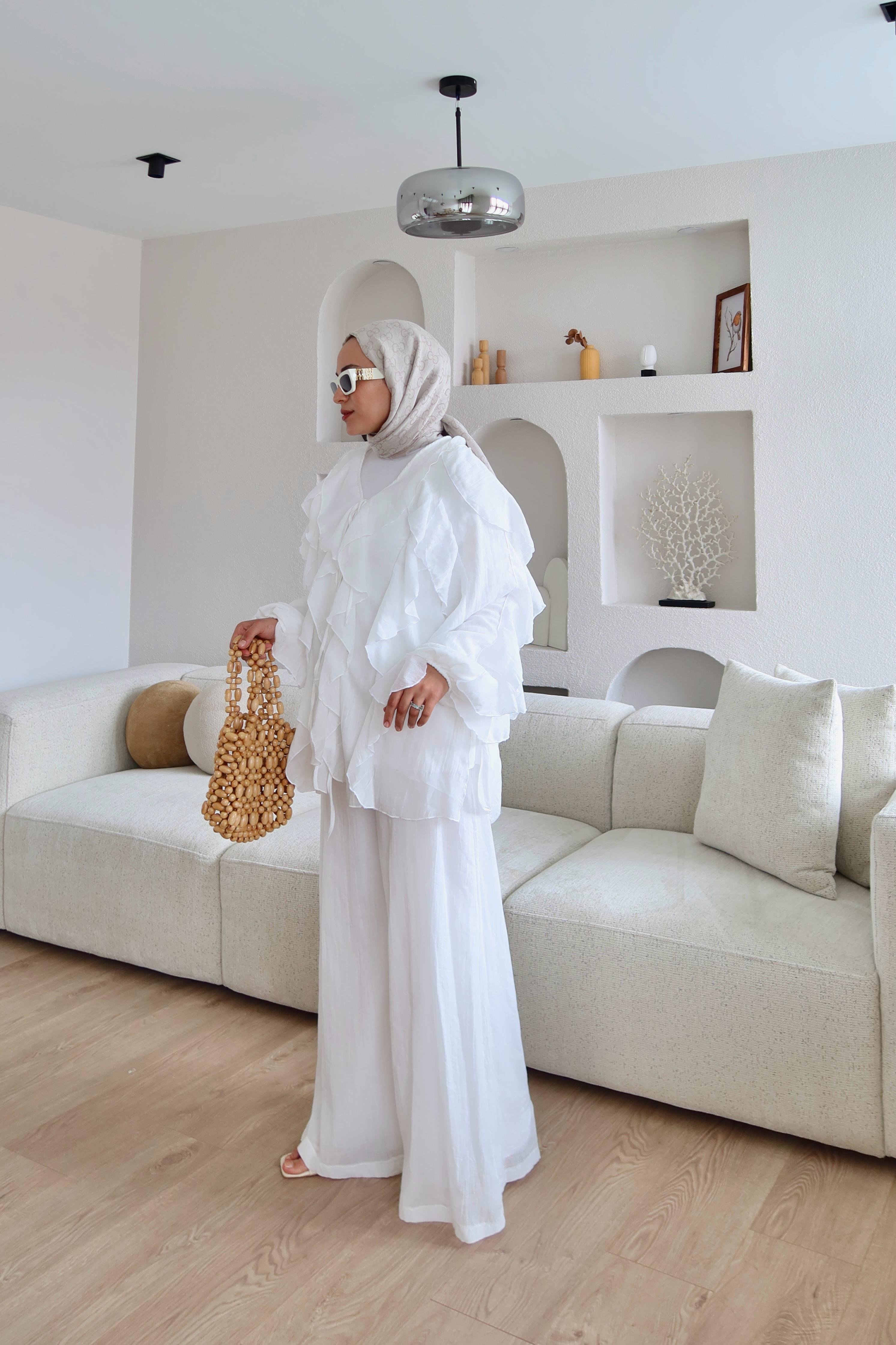 Tensel Sedef Kumaş Fırfır Detaylı Takım Beyaz