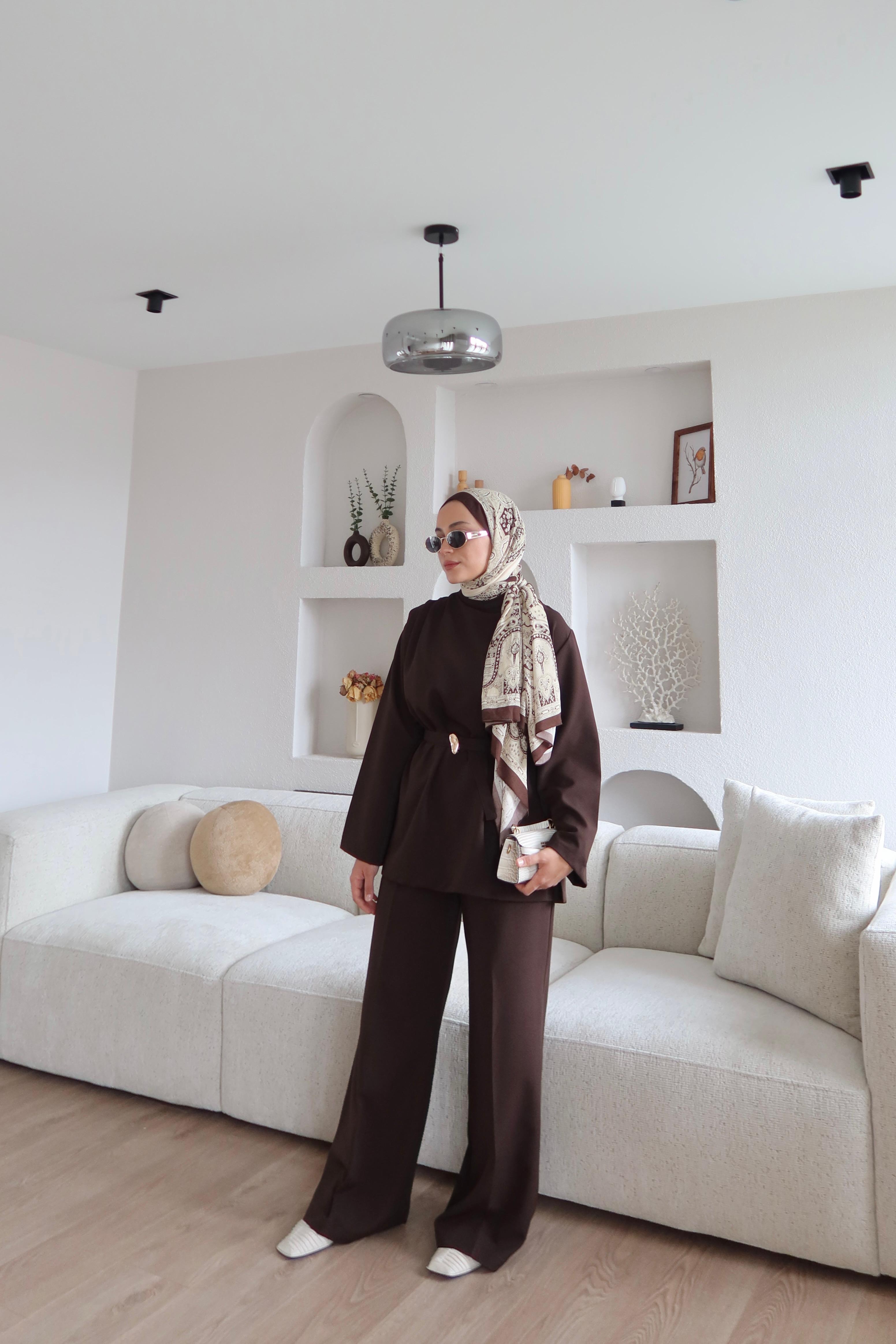 Gold Broş Detaylı Pantolon Takım Kahverengi 