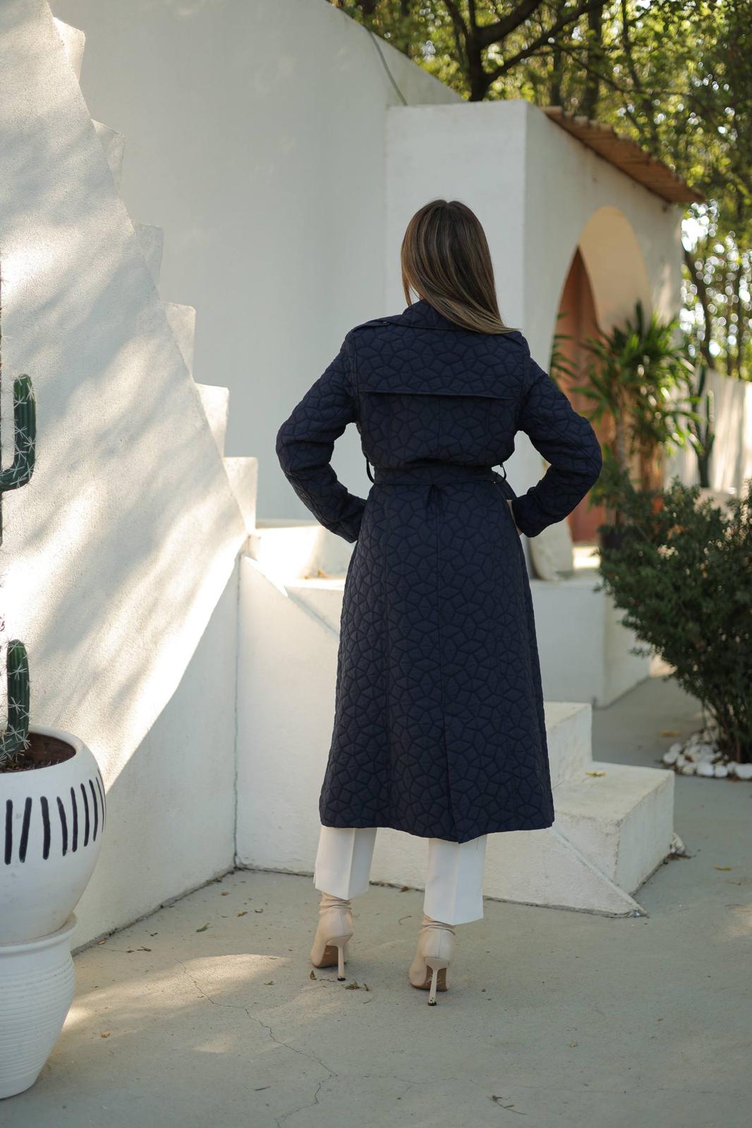 Astarlı Kapitone Broş Detay Uzun Ceket