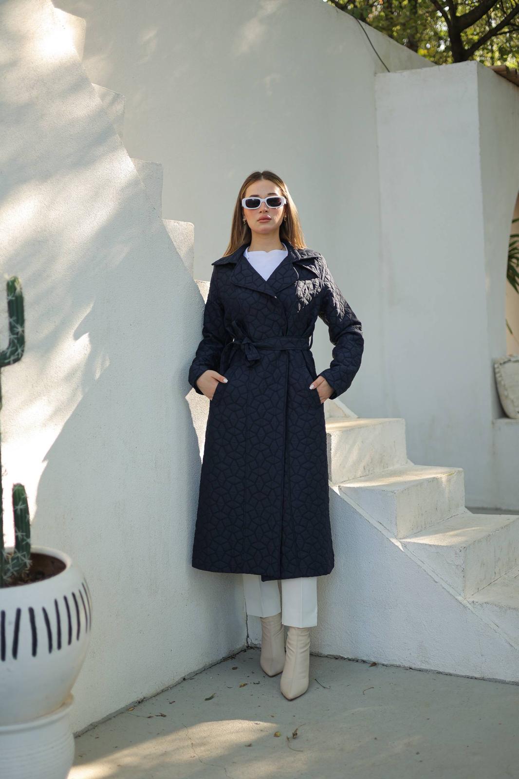 Astarlı Kapitone Broş Detay Uzun Ceket