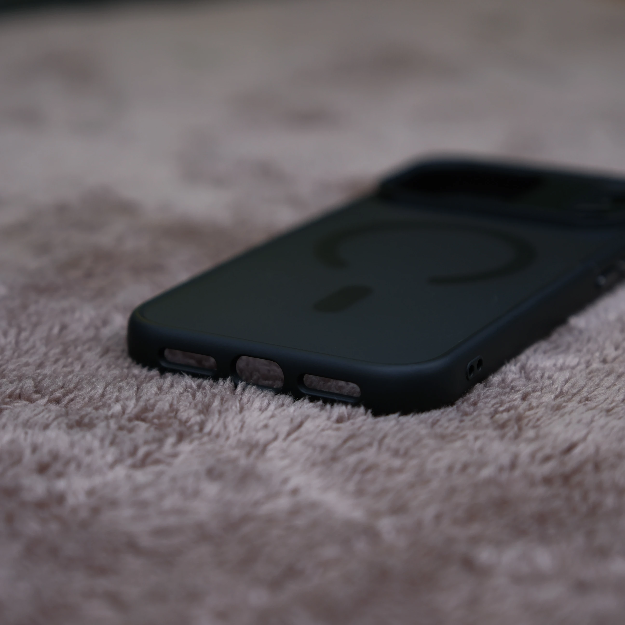 iPhone 16 Plus için Flet MagSafe'li Kılıf