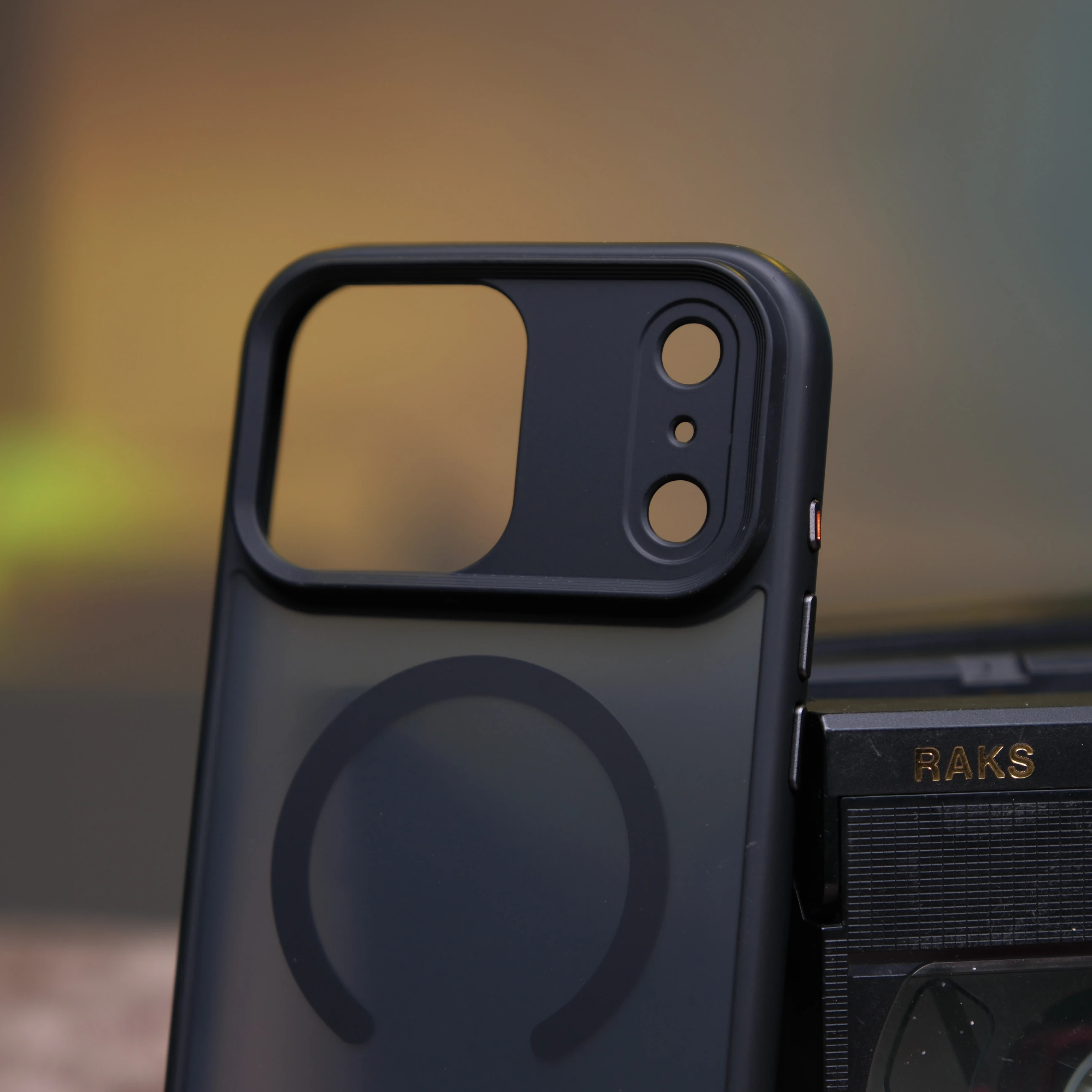 iPhone 16 Plus için Flet MagSafe'li Kılıf