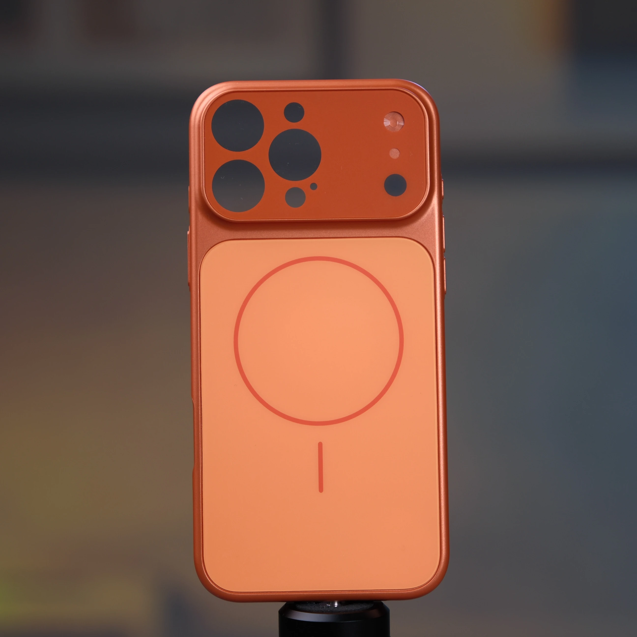 iPhone 15 Pro Max'i iPhone 17 Pro Max'e dönüştüren Formen Kapak