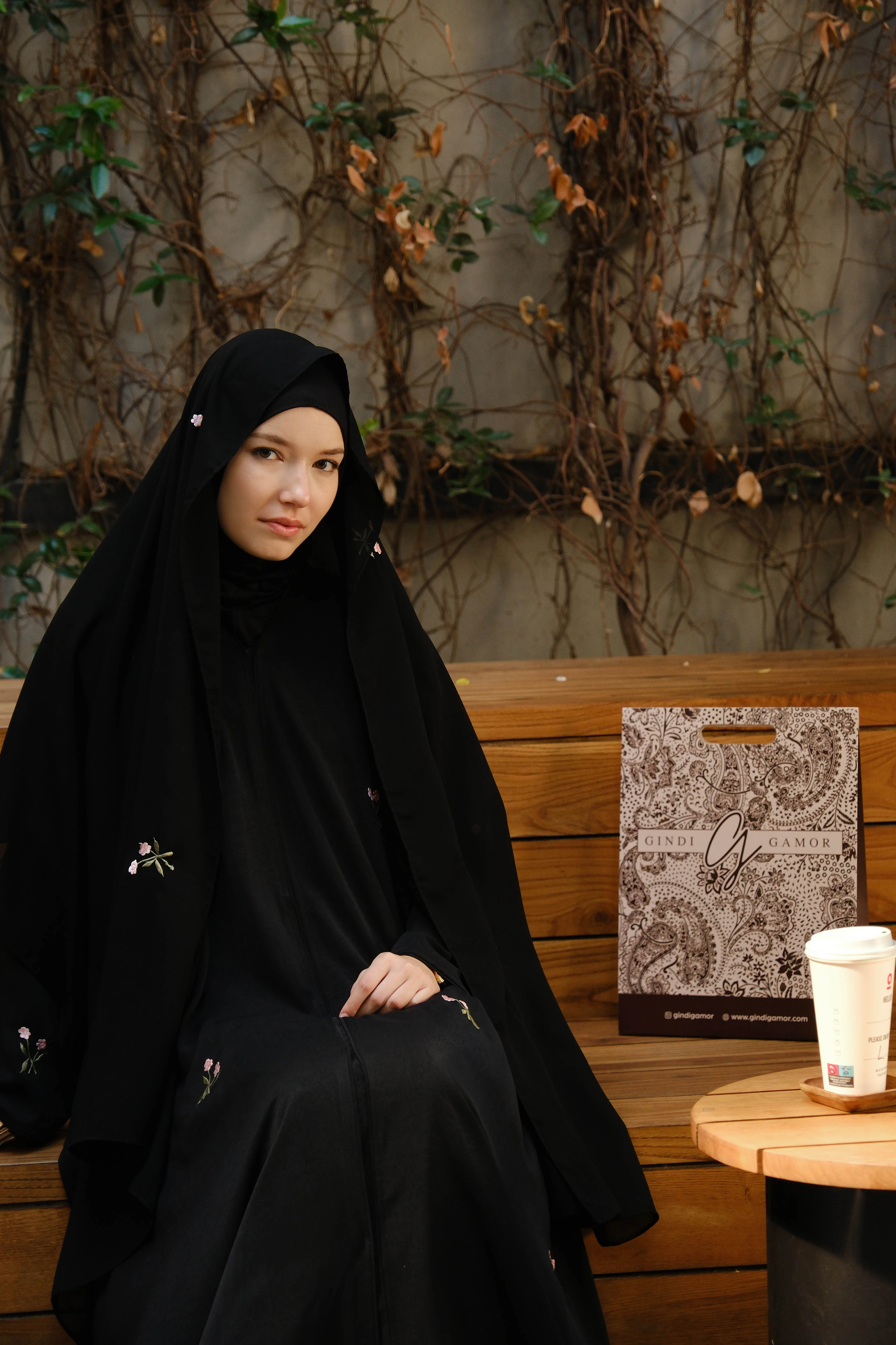 Çiçekli Katar Abaya