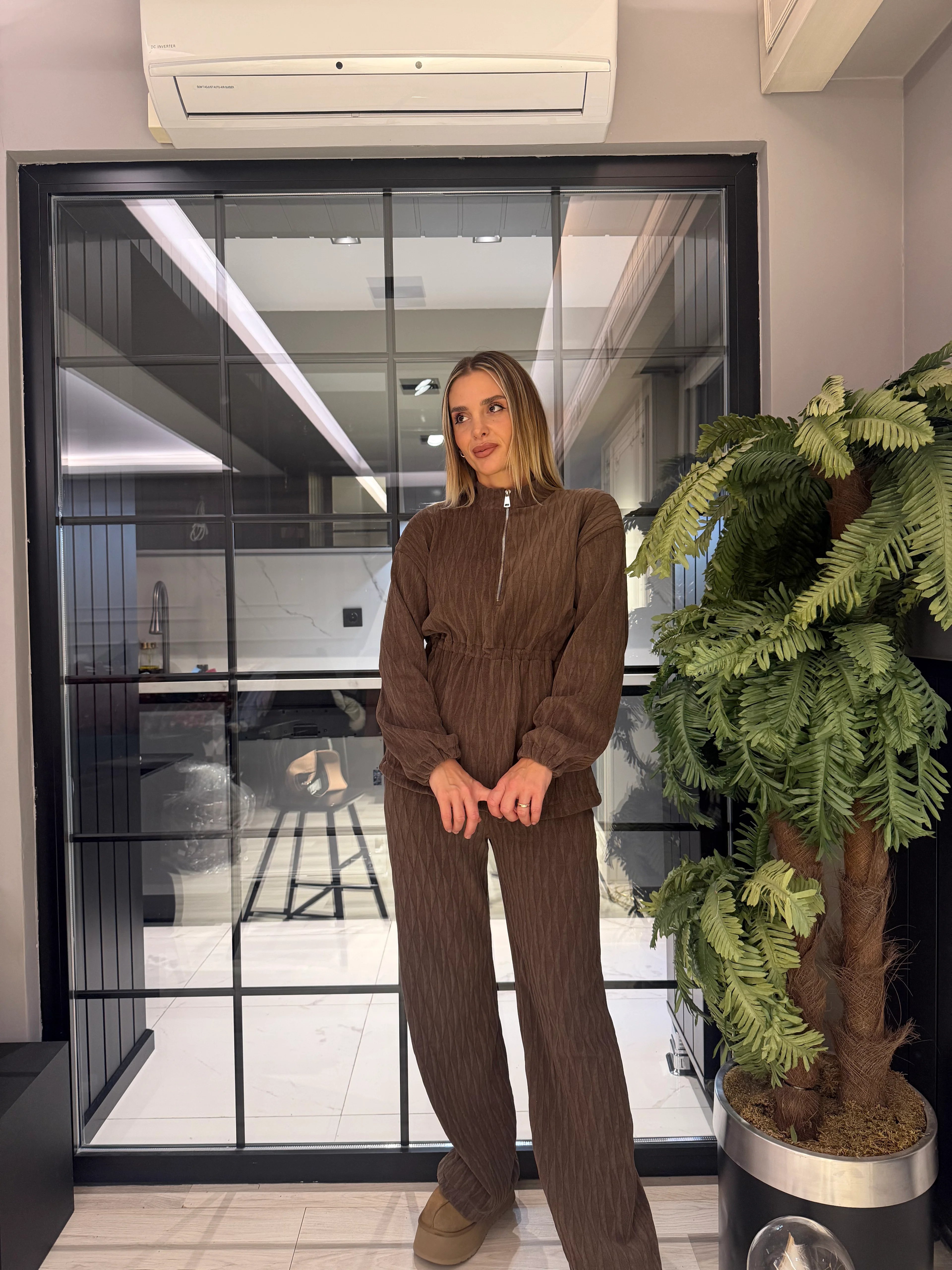 Dokulu Premium Kahverengi Takım 