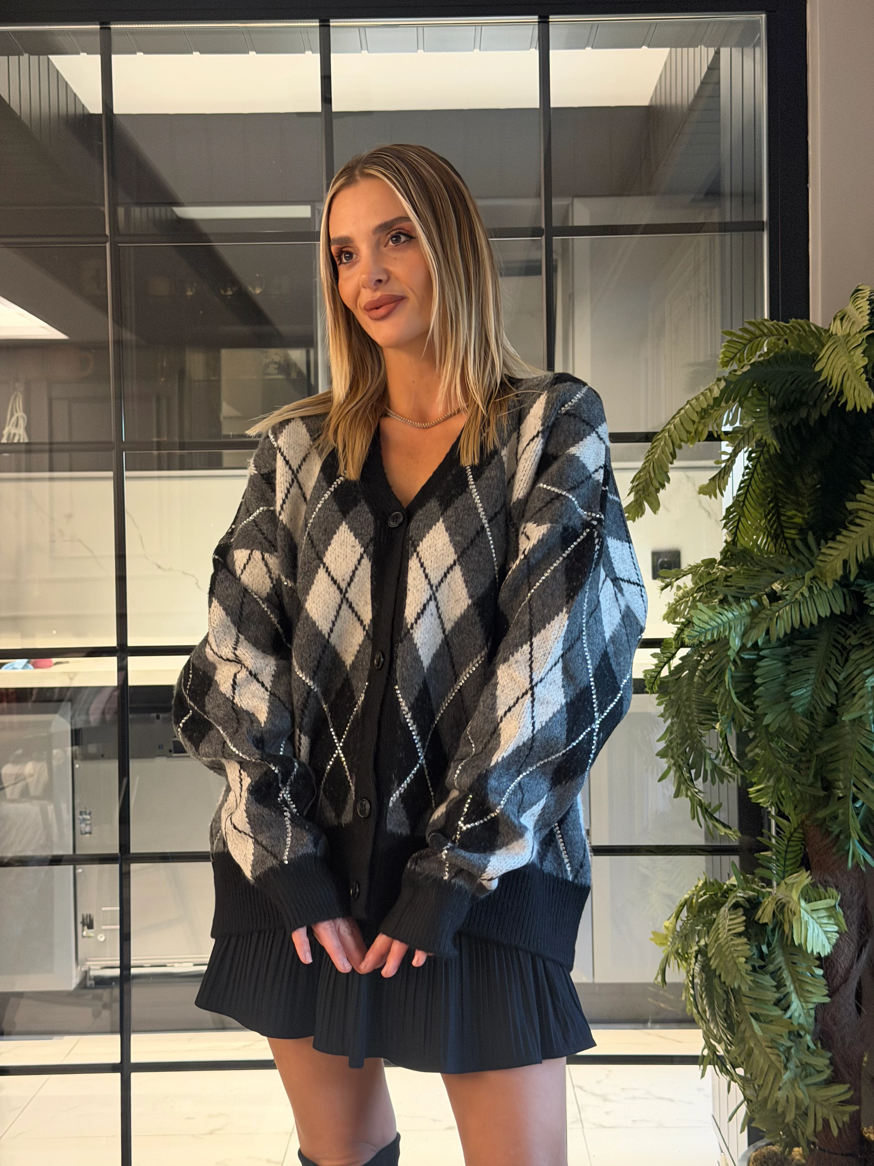 Taşlı Baklava Desen Siyah Hırka