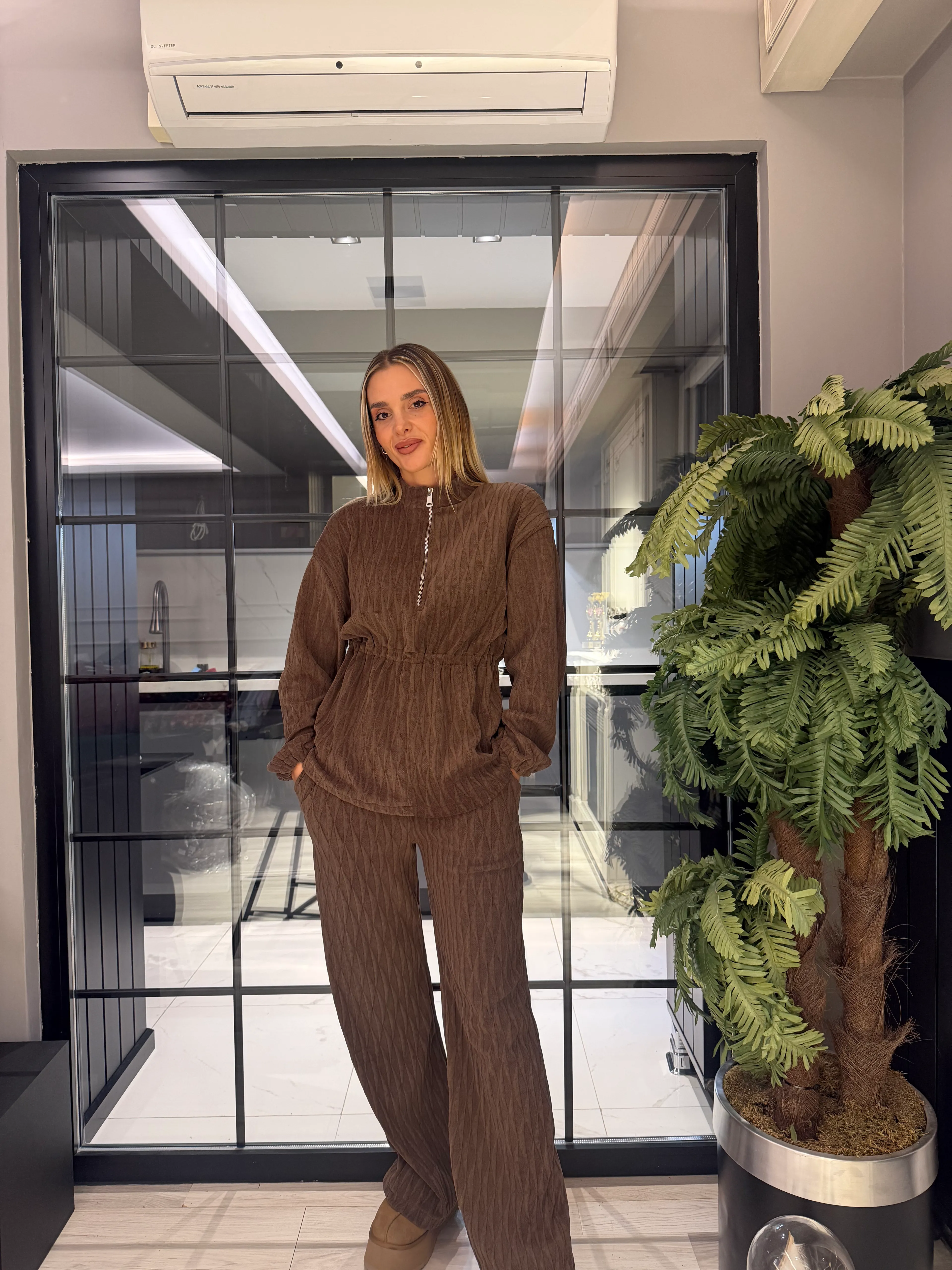 Dokulu Premium Kahverengi Takım 