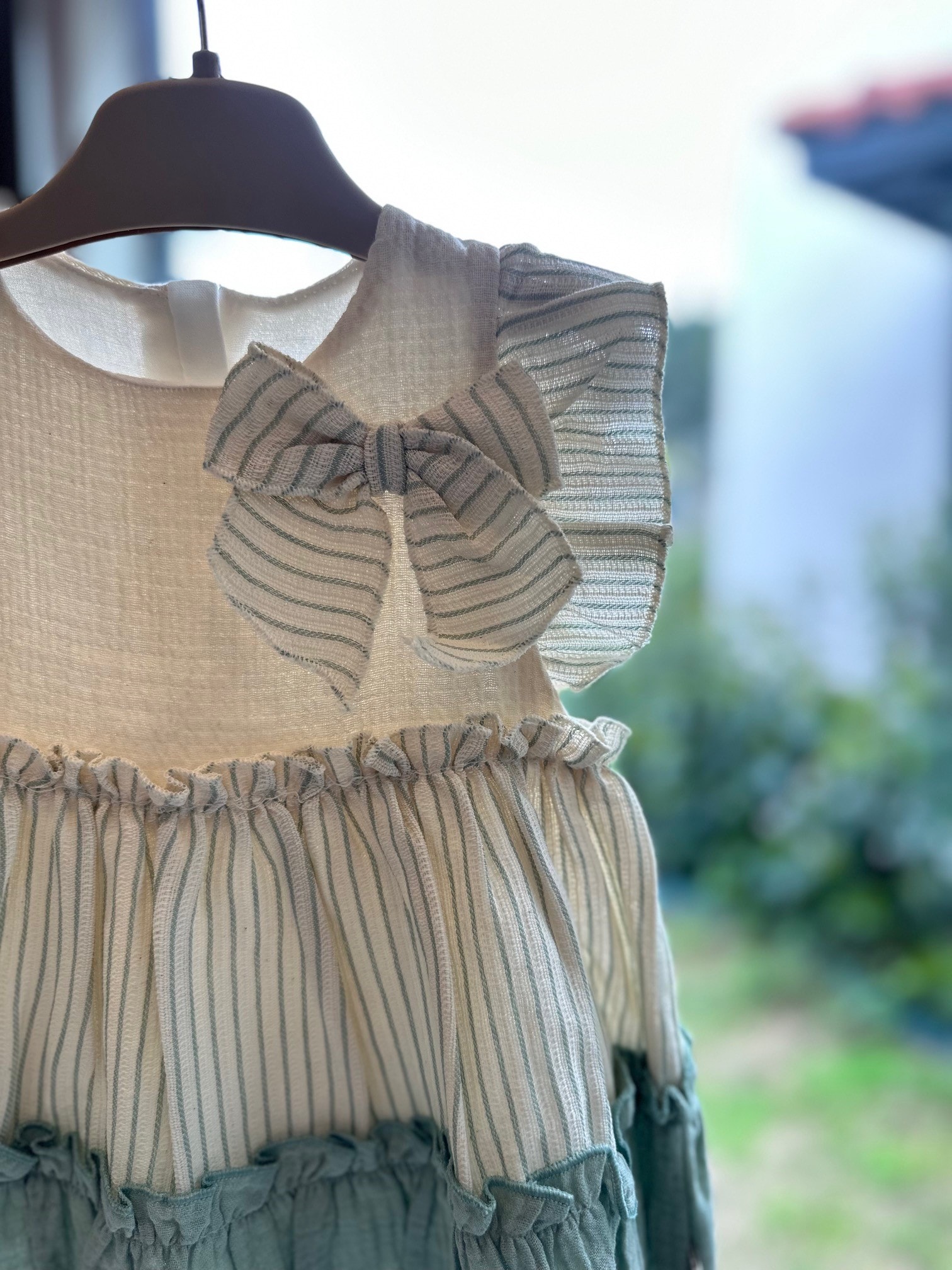 Spanish Style Elbise Yeşil Renk - Katmanlı ve Fırfır Detaylı Şık Tasarım