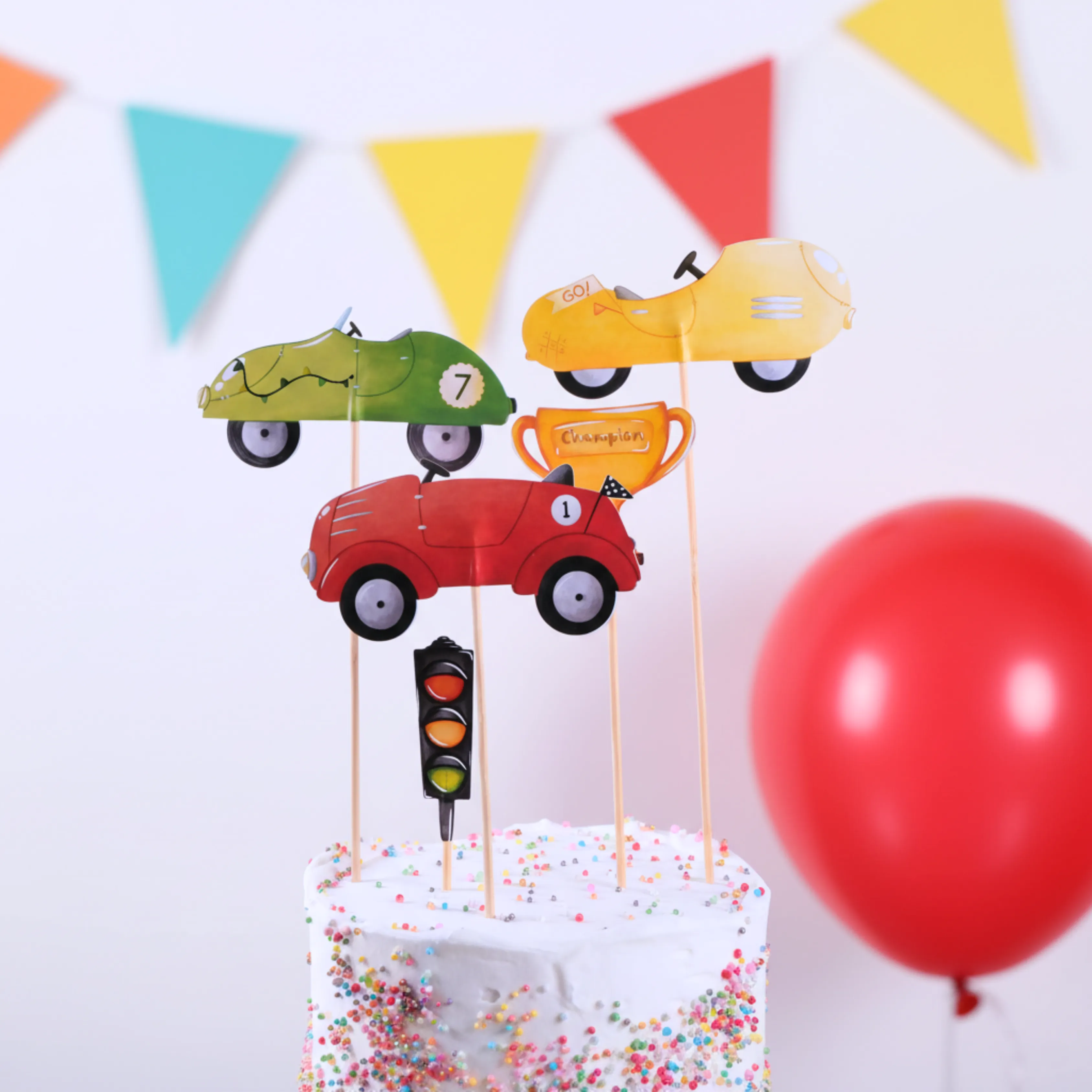 Arabalar Pasta Süsü Trafik Lambası ve Kupa - Cars Cake Topper Traffic Light and Cup
