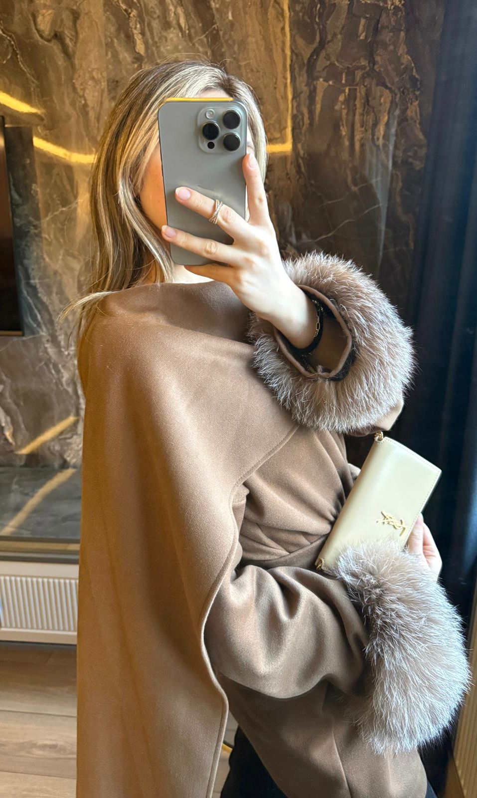 Atkı Detaylı Camel Kaşe Kap