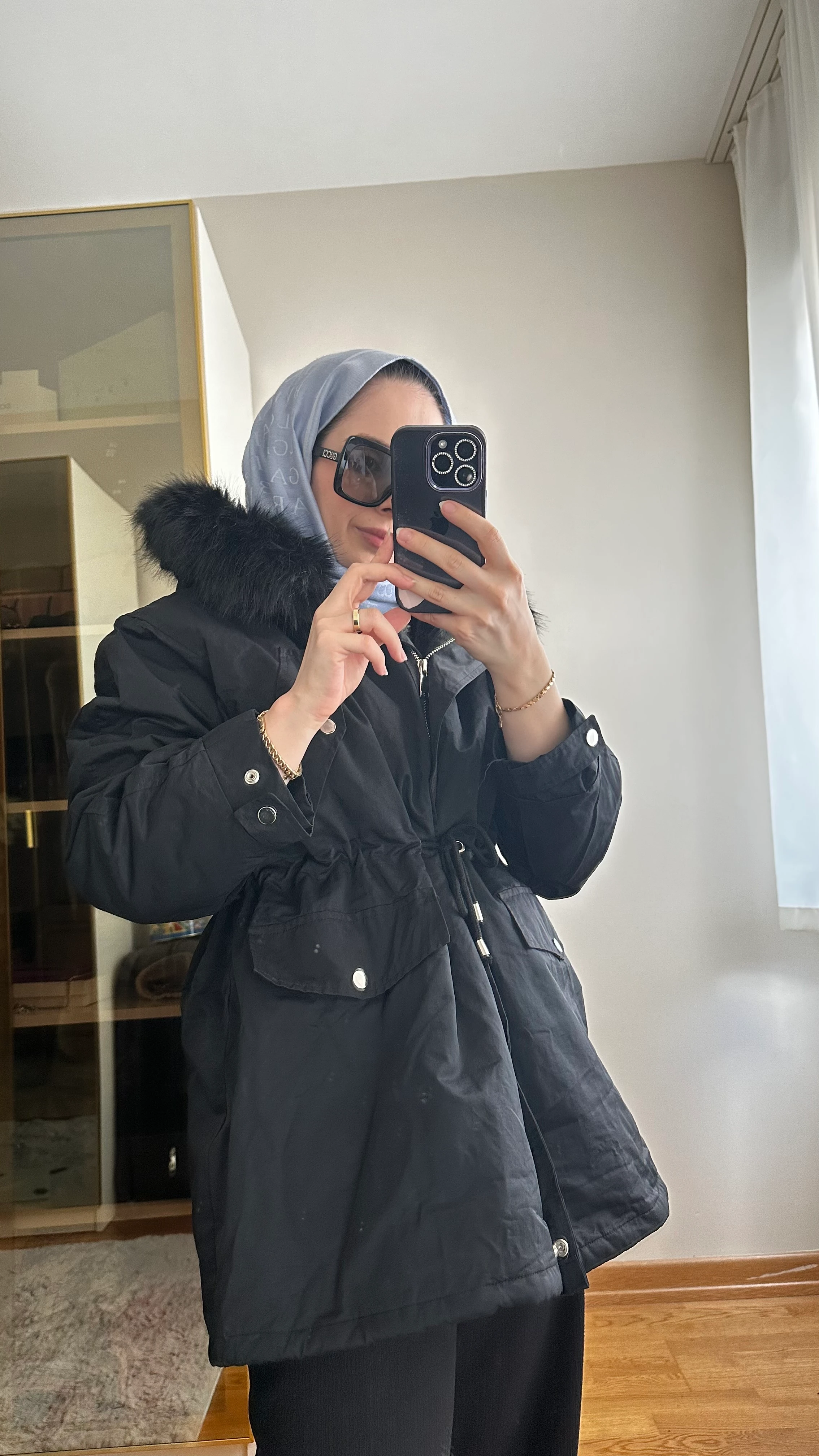 Kapşon Detaylı Siyah Parka