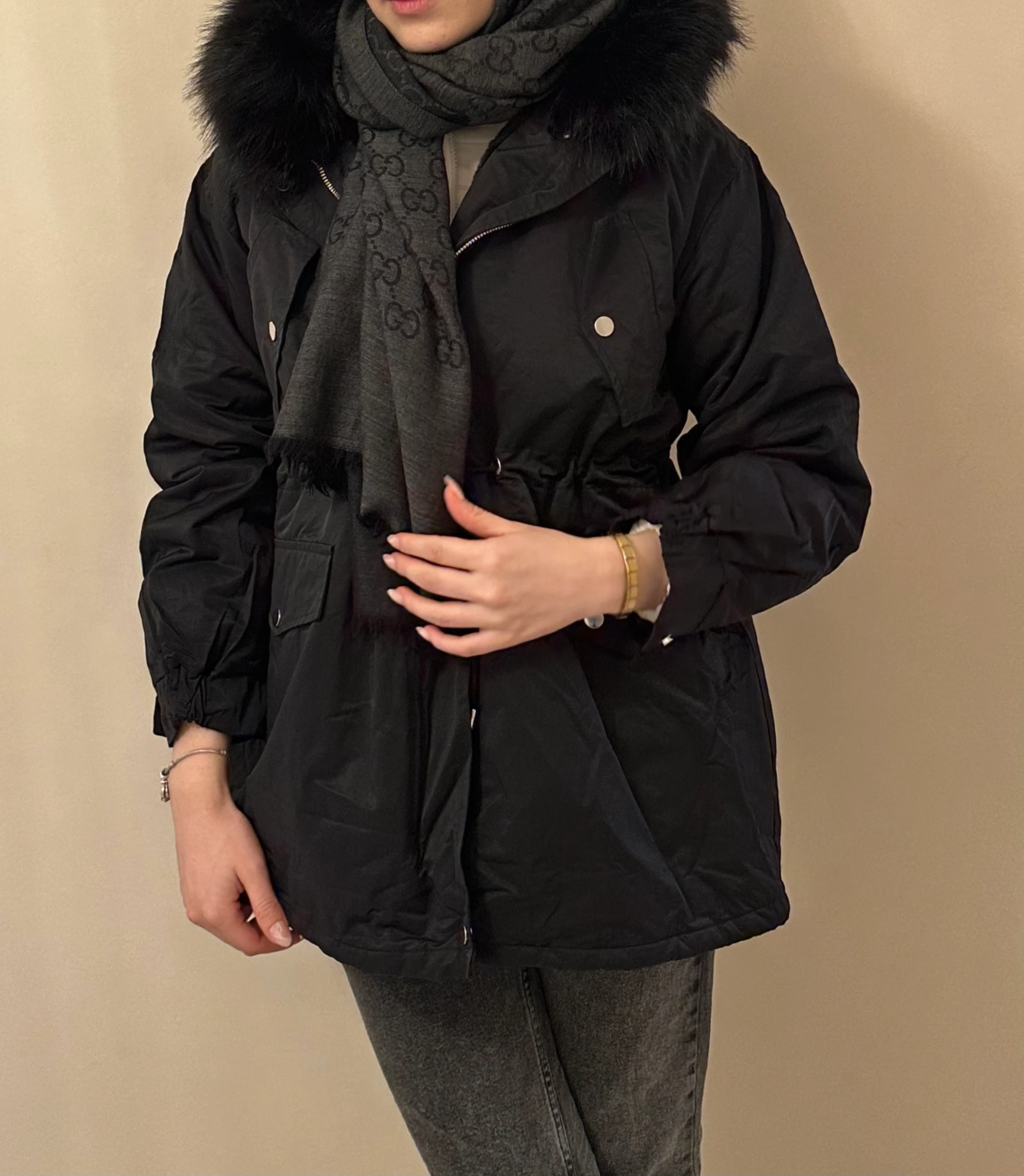 Kapşon Detaylı Siyah Parka