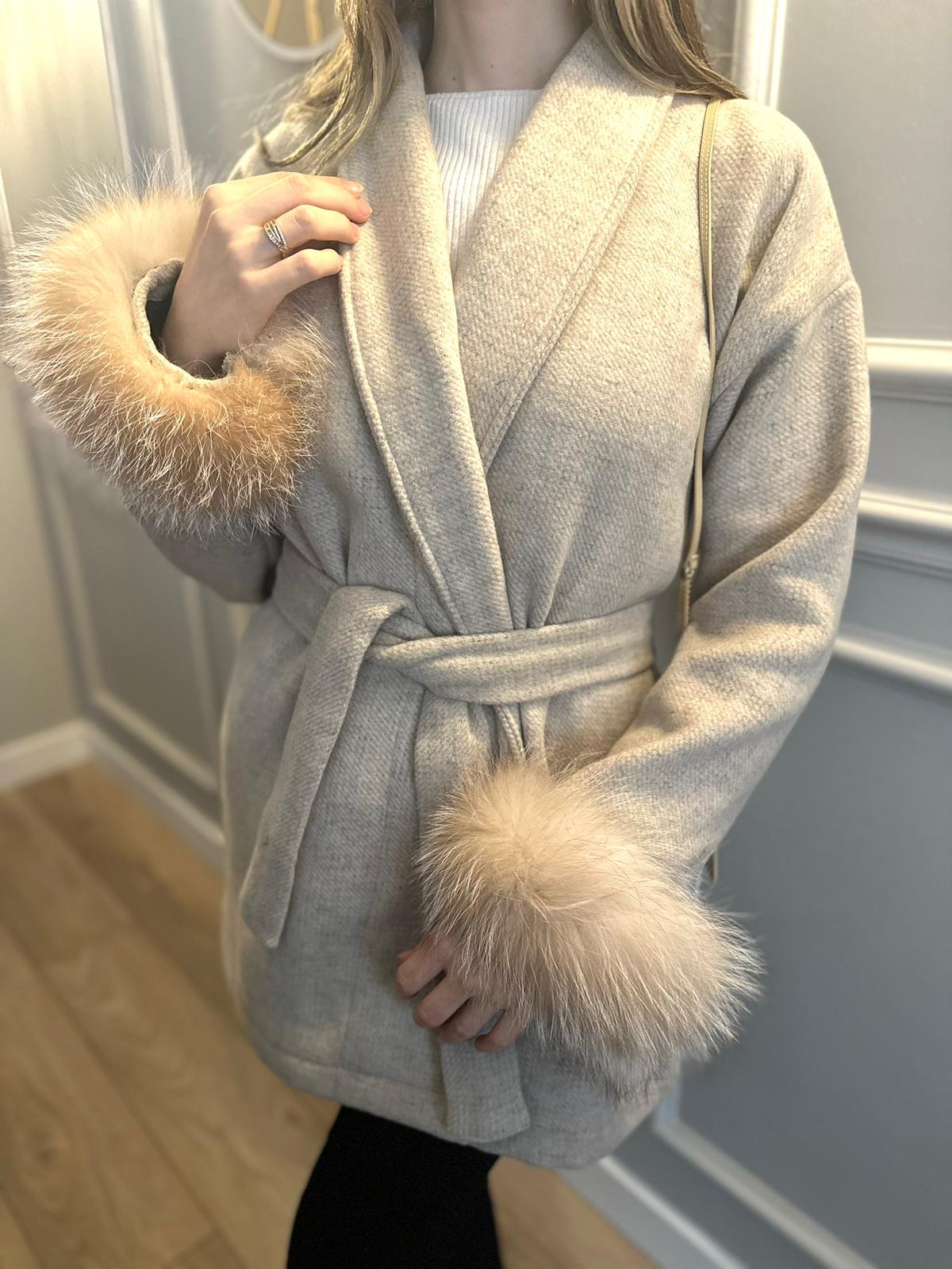 Kürk Detaylı Bej Kaban