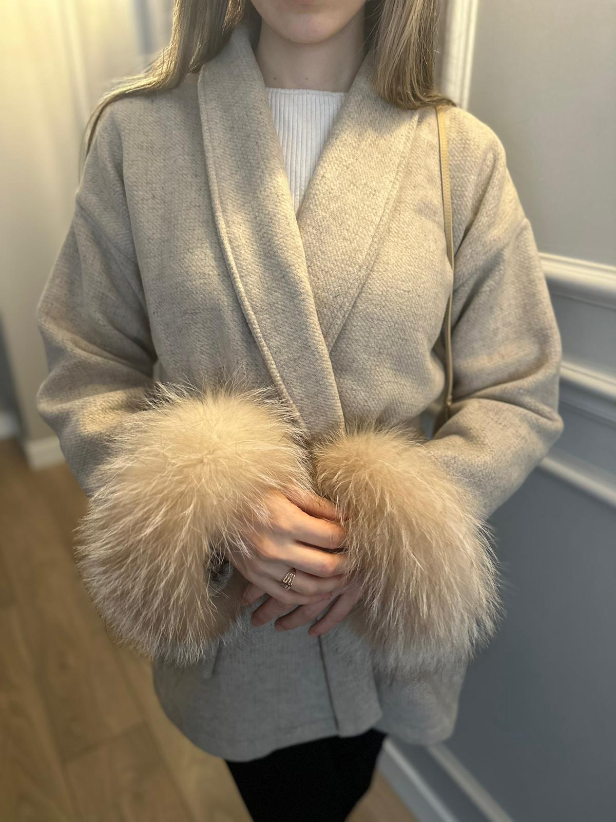 Kürk Detaylı Bej Kaban