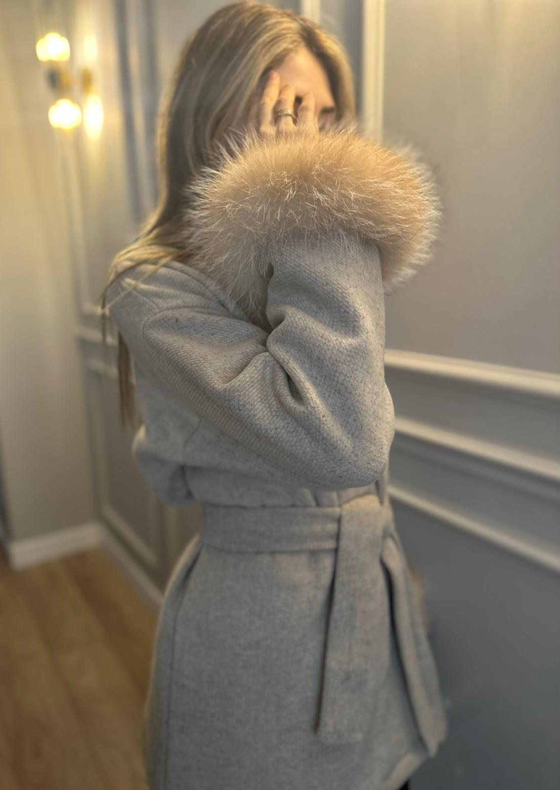 Kürk Detaylı Bej Kaban