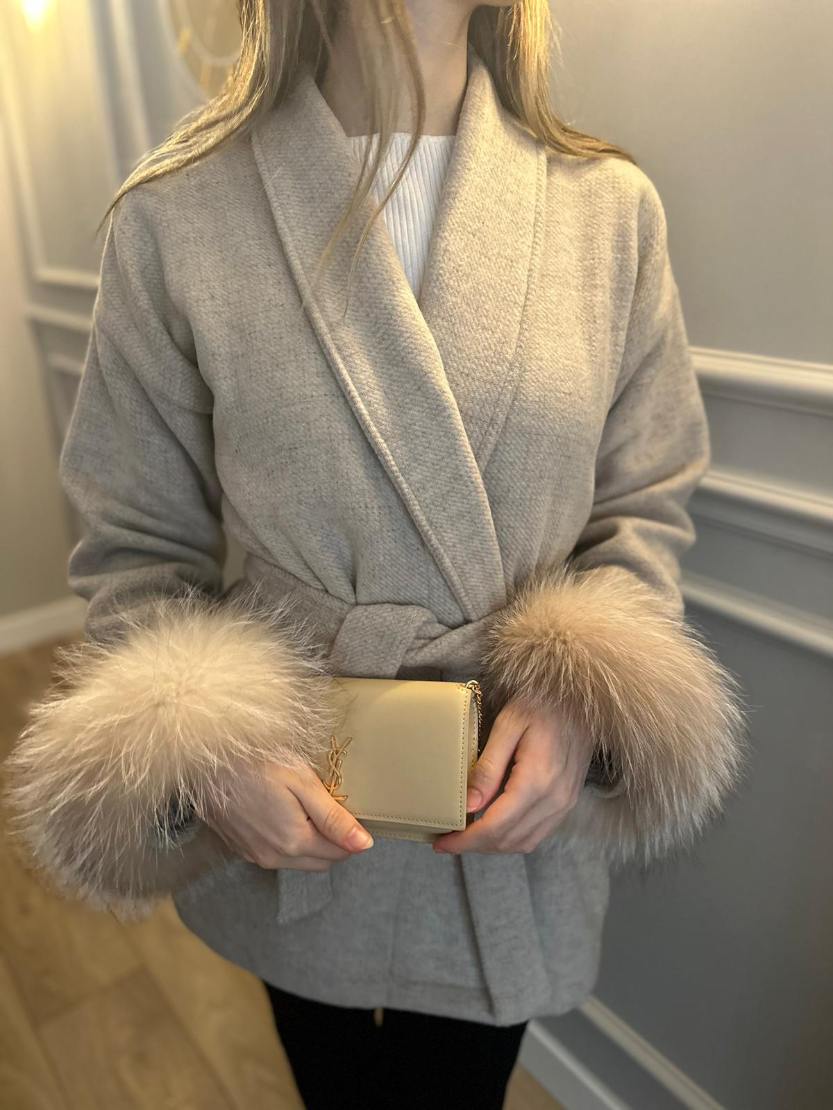 Kürk Detaylı Bej Kaban