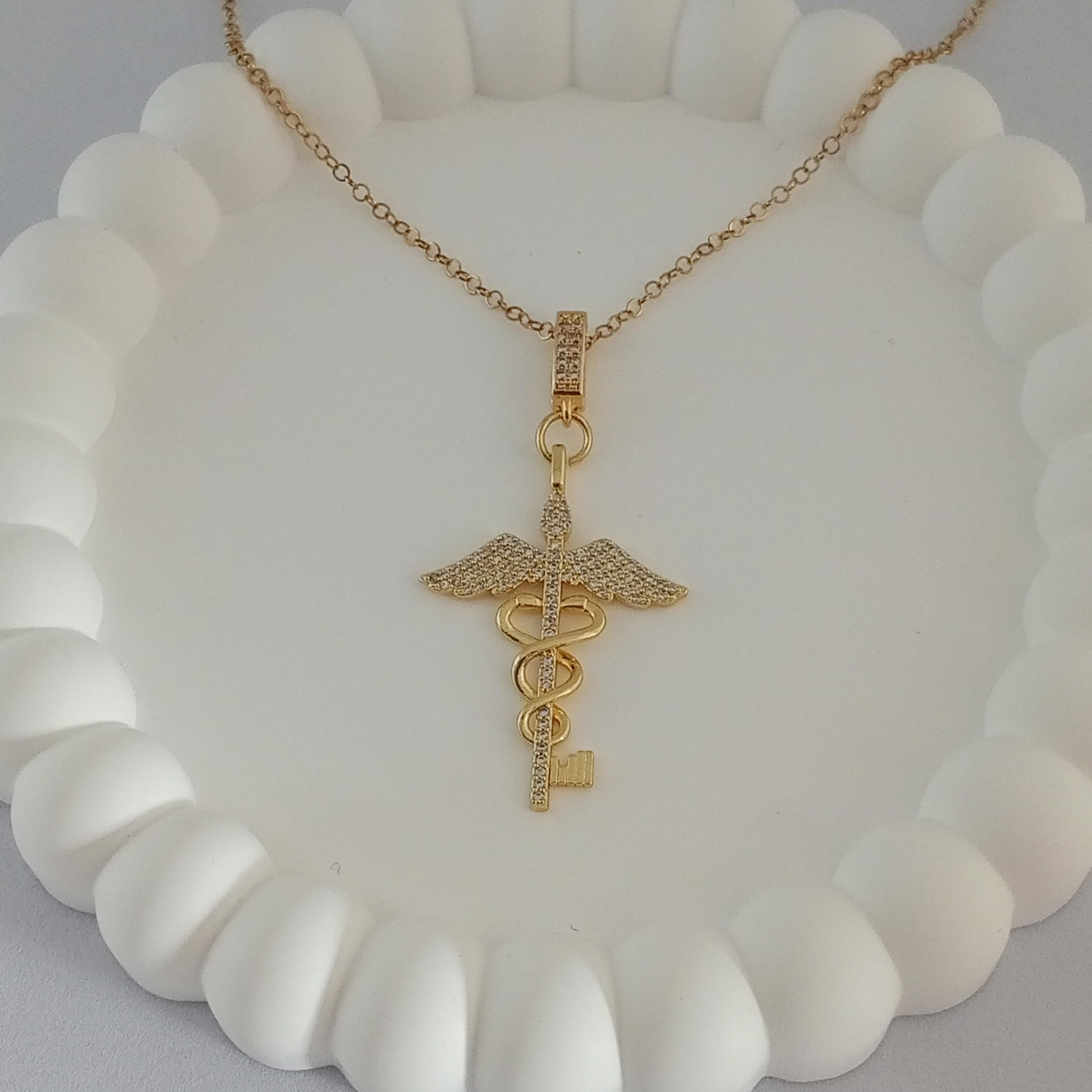Sağlık ve Şifa Sembolü Kolye Gold Pirinç Zirkon Taşlı Kanatlı Anahtar Tasarım 
