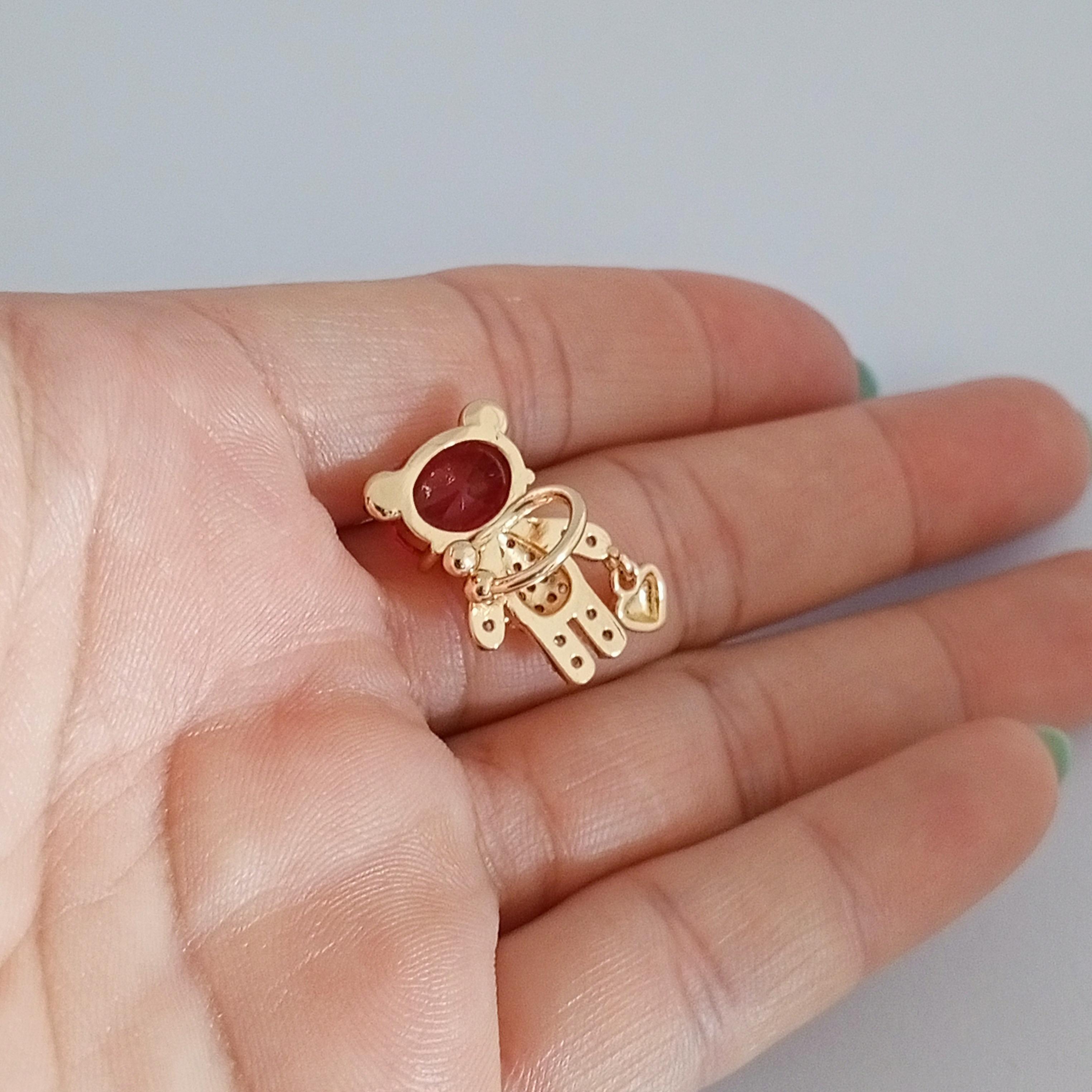 Pirinç Fuşya Zirkon Taşlı Ayıcıklı Kıkırdak Küpe 