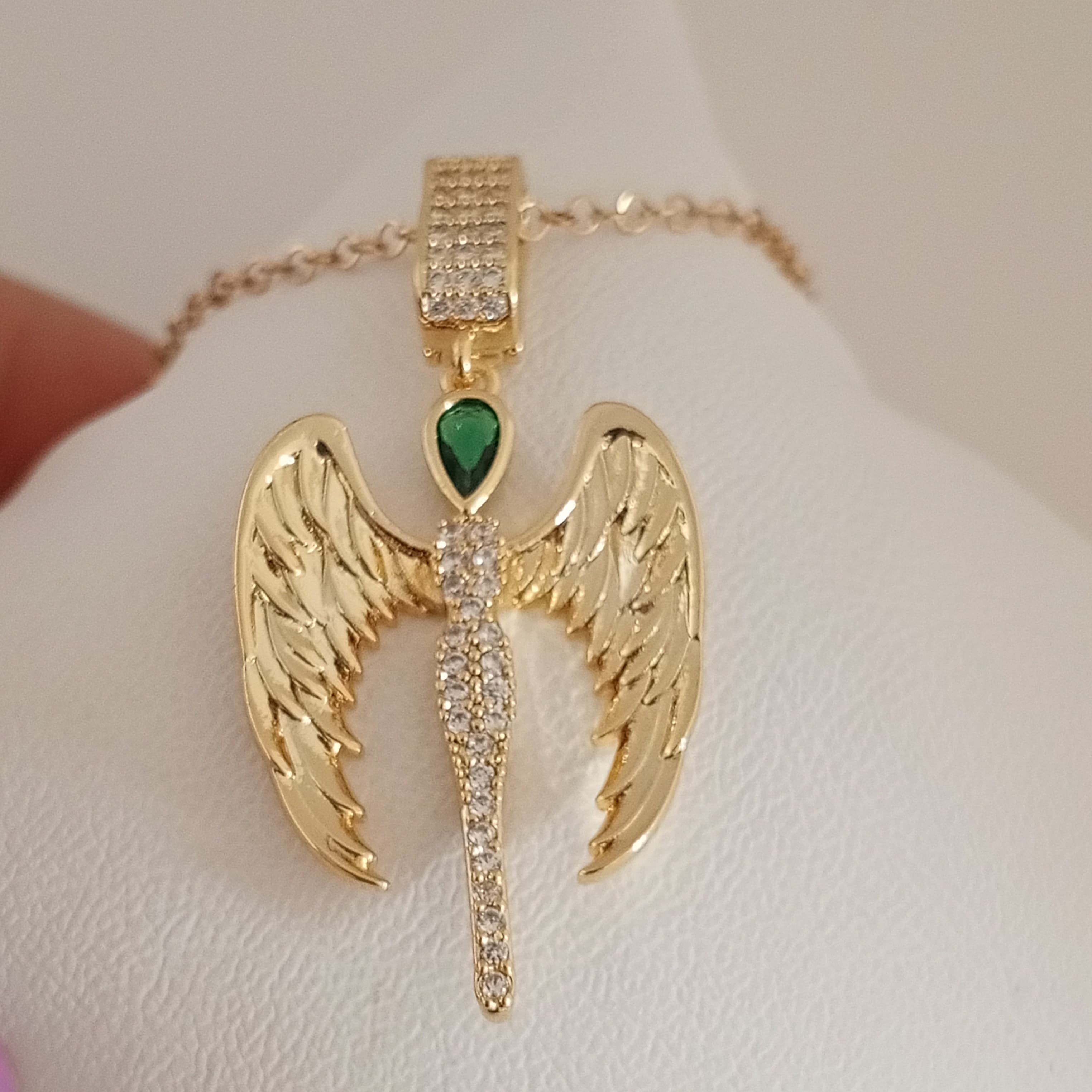 Pirinç Gold Zirkon Taşlı Melek Kolye 