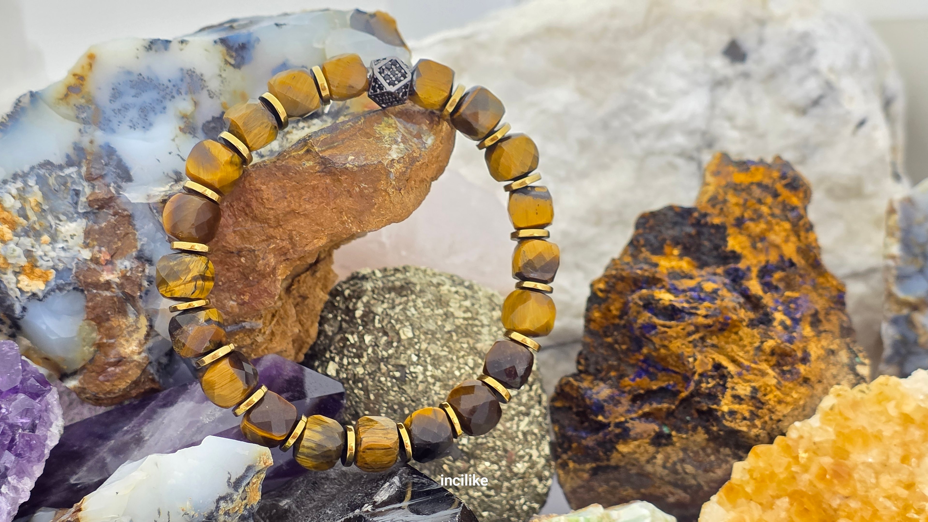 İncilike Kaplangözü Taşı Doğaltaş Kadın Bileklik Fasetli Küp Kesim 8 mm ve Gold Hematit 